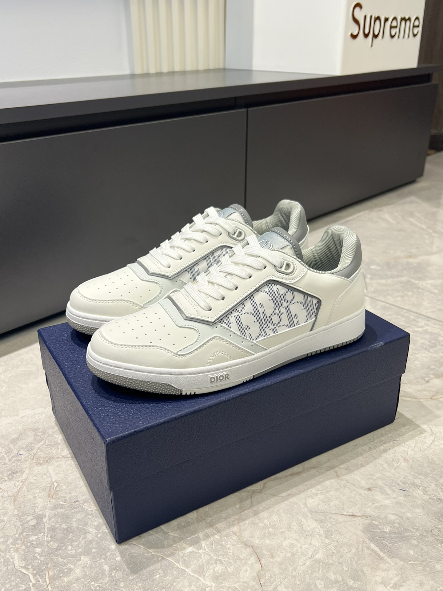 Dior B27 Low-Top Sneakers: Gray and White Leather with Oblique Print 4 i1717491295 4381 6