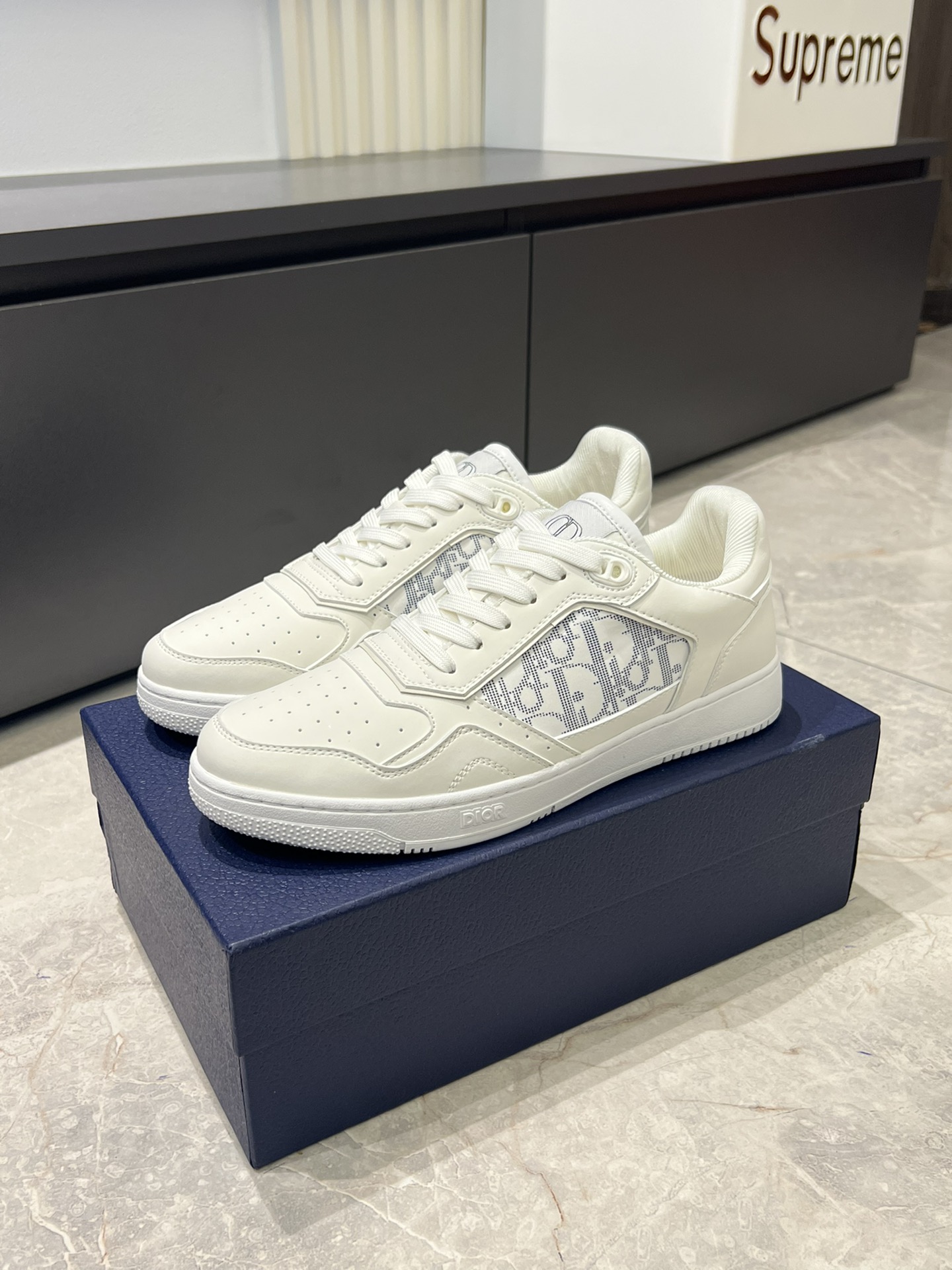 Dior B27 Low-Top Sneakers - White Leather with Oblique Print 4 i1717491545 4941 8