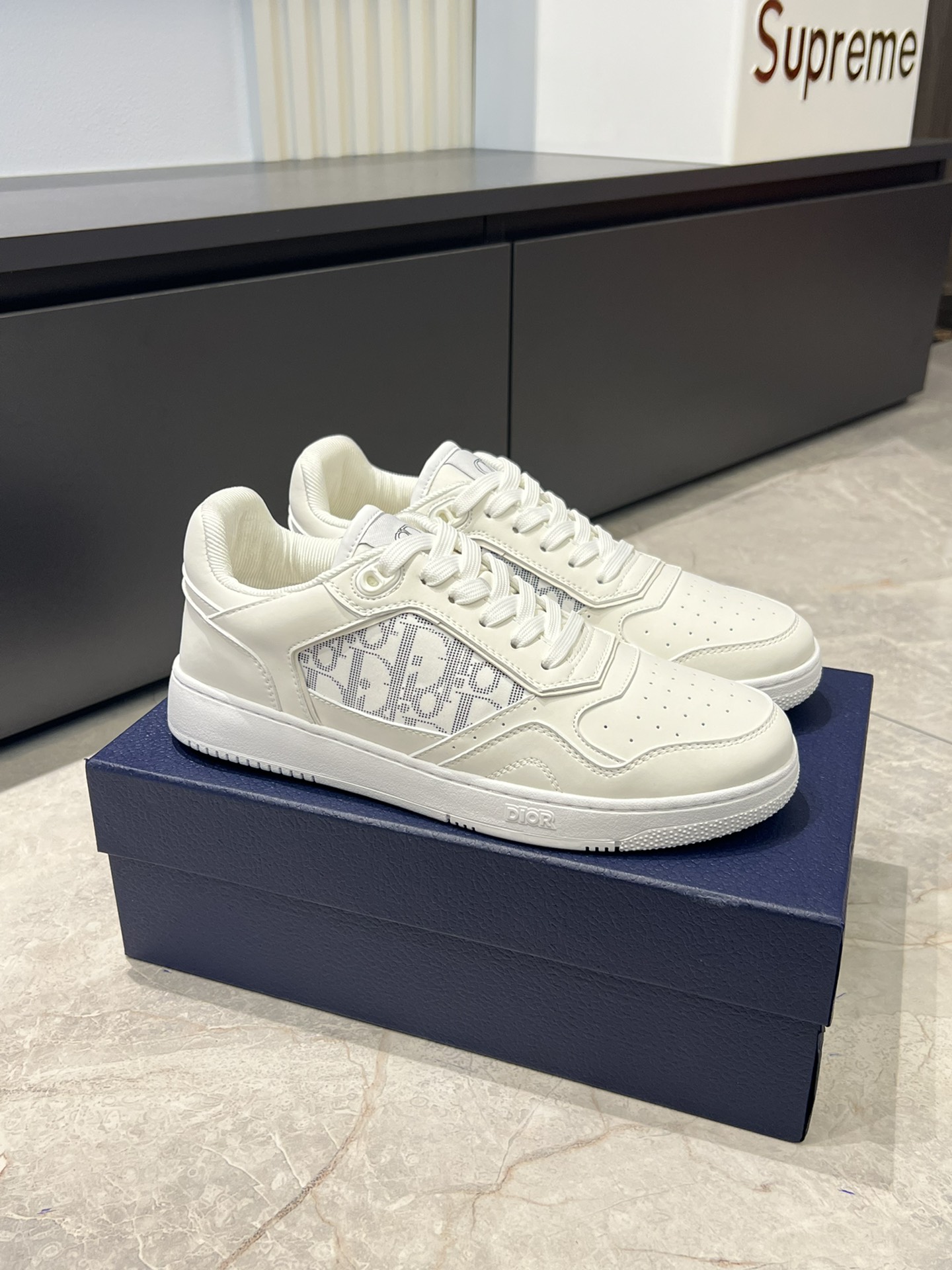 Dior B27 Low-Top Sneakers - White Leather with Oblique Print 3 i1717491545 6154 7