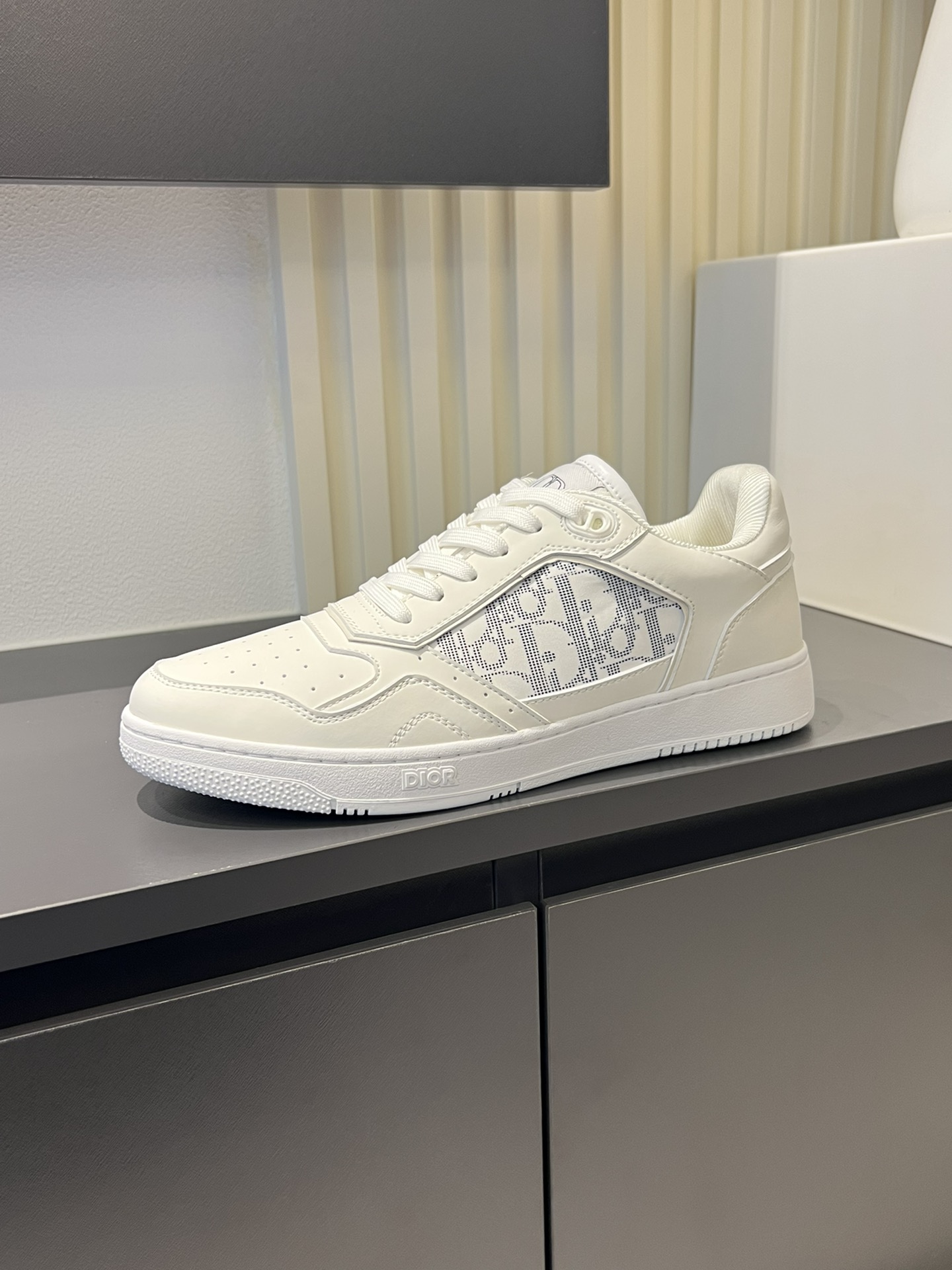 Dior B27 Low-Top Sneakers - White Leather with Oblique Print 5 i1717491545 9769 2