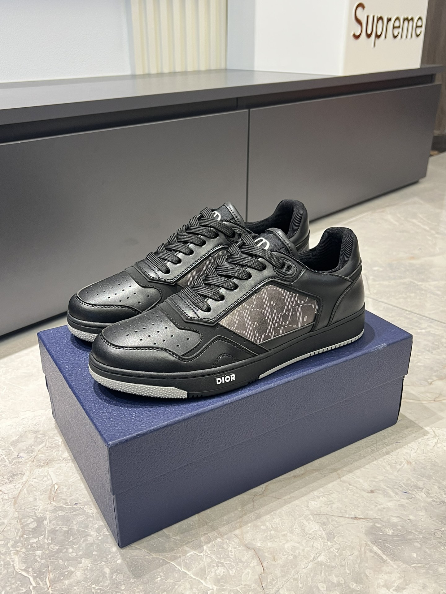 Dior B27 Oblique Print Sneakers, High-Top Leather Sneakers, Black 4 i1717491801 4427 1