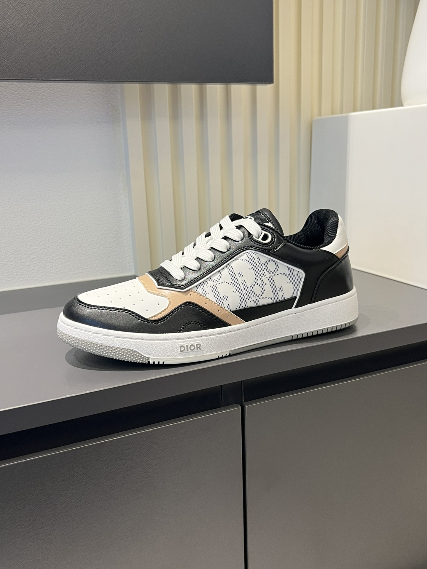 Dior B27 Low-Top Sneakers White/Gray Oblique Leather Casual Shoes For Men 5 i1717491926 3851 2