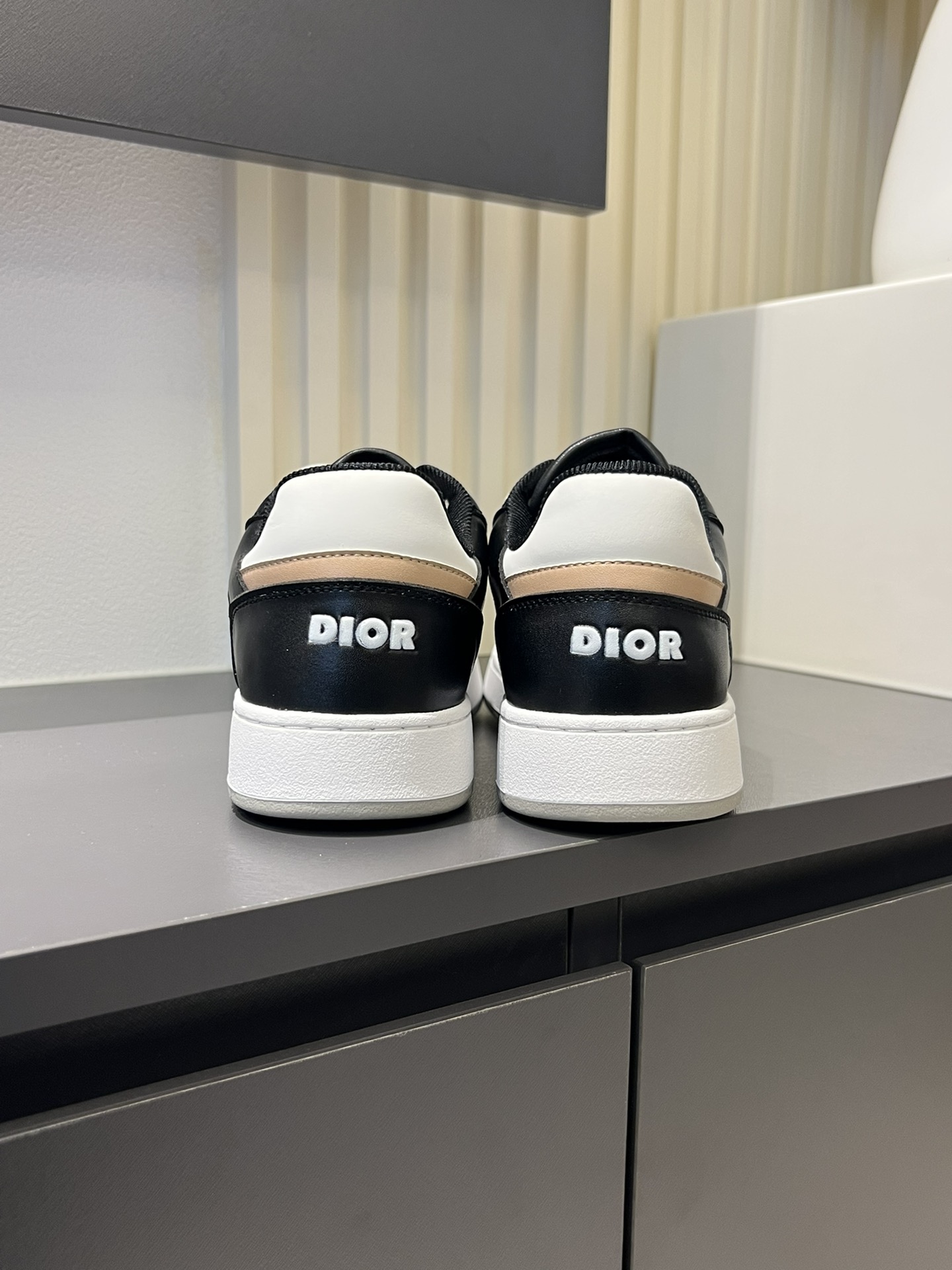 Dior B27 Low-Top Sneakers White/Gray Oblique Leather Casual Shoes For Men 10 i1717491926 4694 5