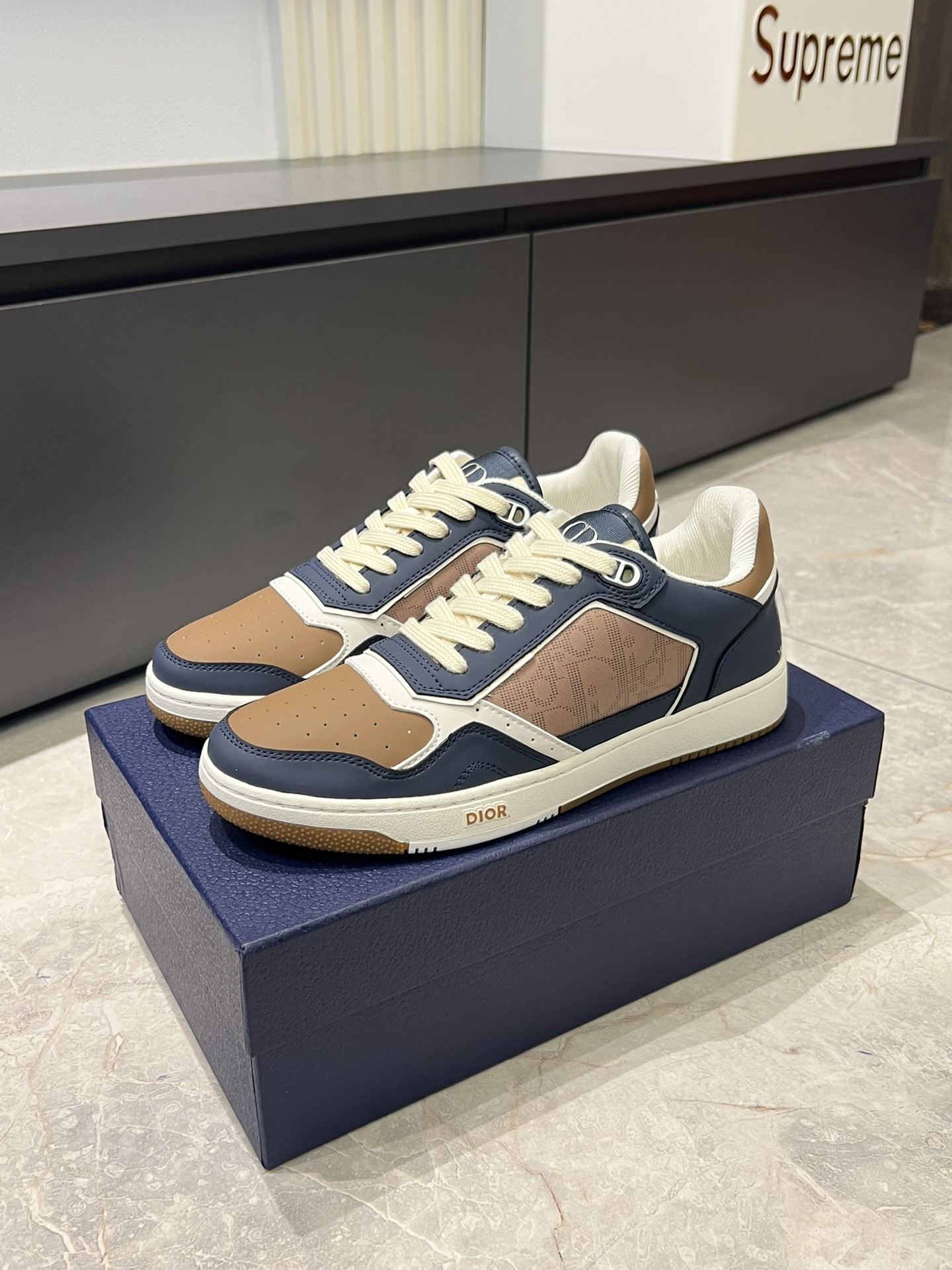 Dior B27 Casual Sneakers - Stylish & Comfortable Designer Footwear 4 i1717491973 4192 0