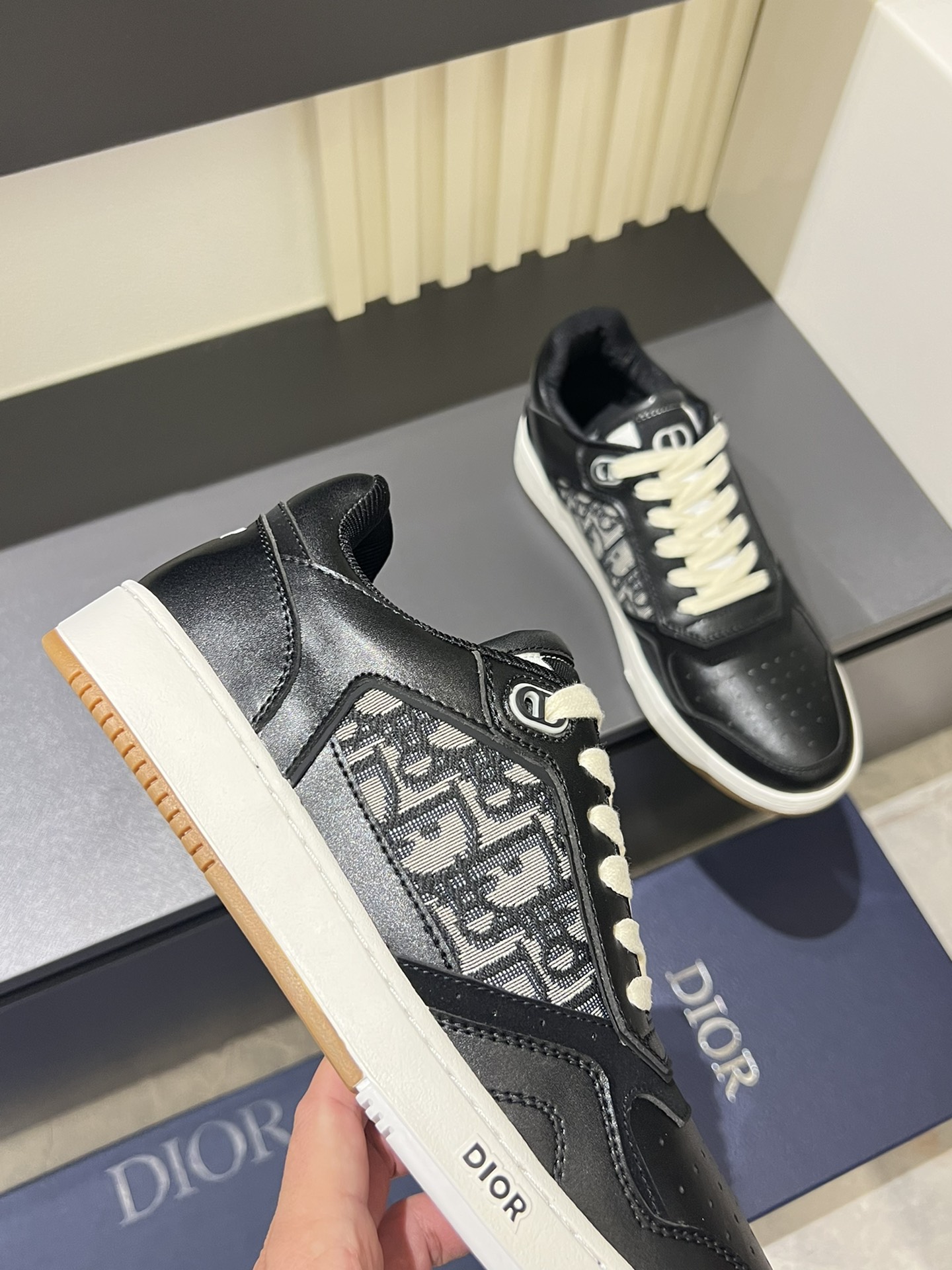 Dior B27 High-Top Sneakers in Black Leather with Oblique Print - Size 38-44 9 i1717492156 1576 0