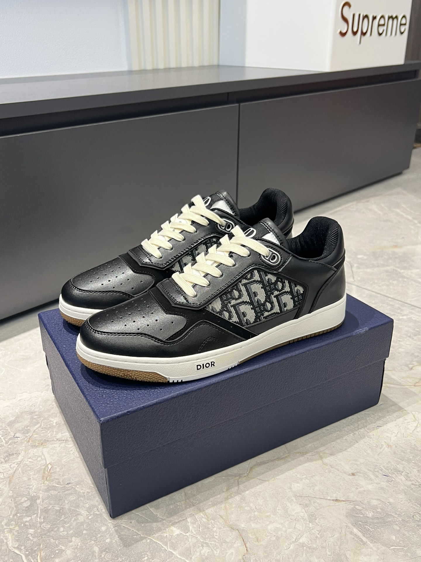 Dior B27 High-Top Sneakers in Black Leather with Oblique Print - Size 38-44 4 i1717492157 1735 4