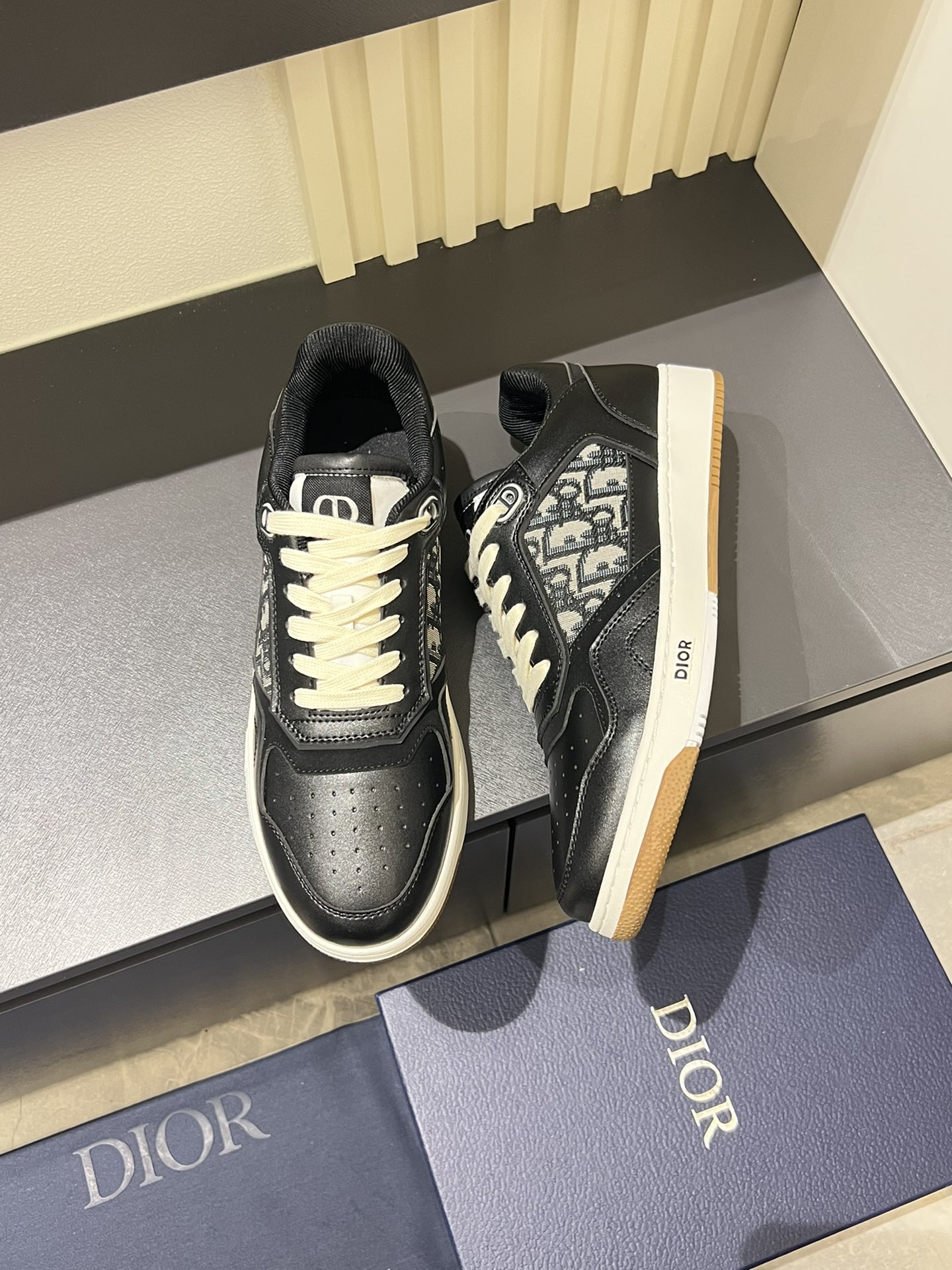 Dior B27 High-Top Sneakers in Black Leather with Oblique Print - Size 38-44 5 i1717492157 4100 7