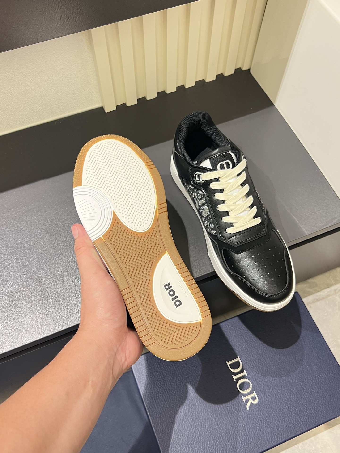 Dior B27 High-Top Sneakers in Black Leather with Oblique Print - Size 38-44 8 i1717492157 4309 5