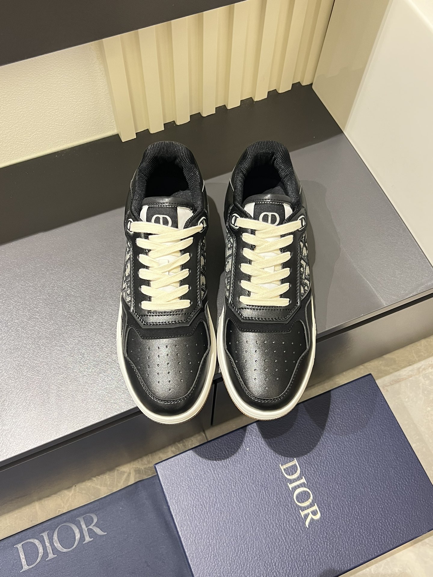 Dior B27 High-Top Sneakers in Black Leather with Oblique Print - Size 38-44 1 Dior B27 High-Top Sneakers in Black Leather with Oblique Print - Size 38-44