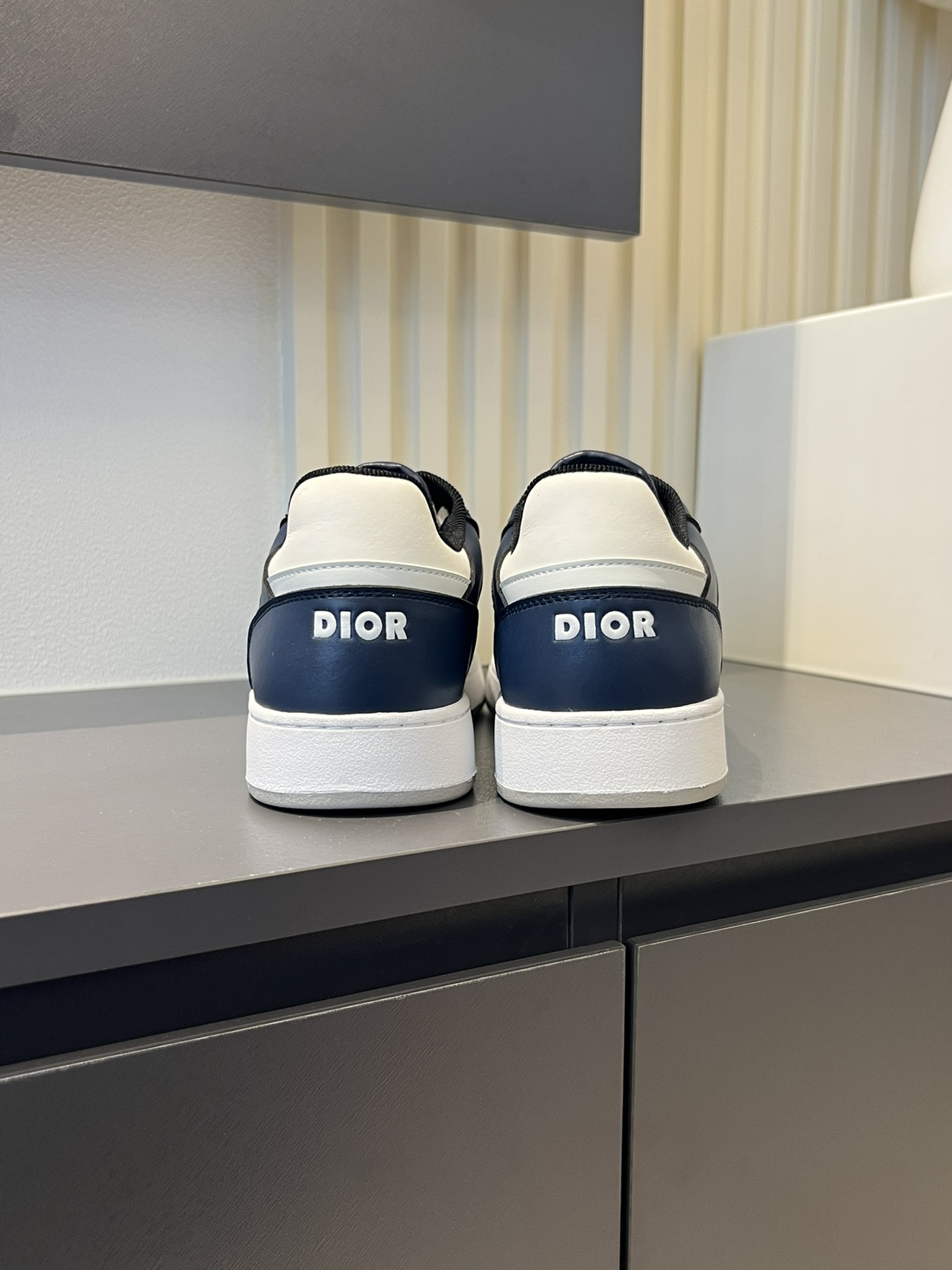 Dior B27 Low-Top Sneakers White Blue Oblique Leather Casual Shoes 10 i1717492337 1935 5