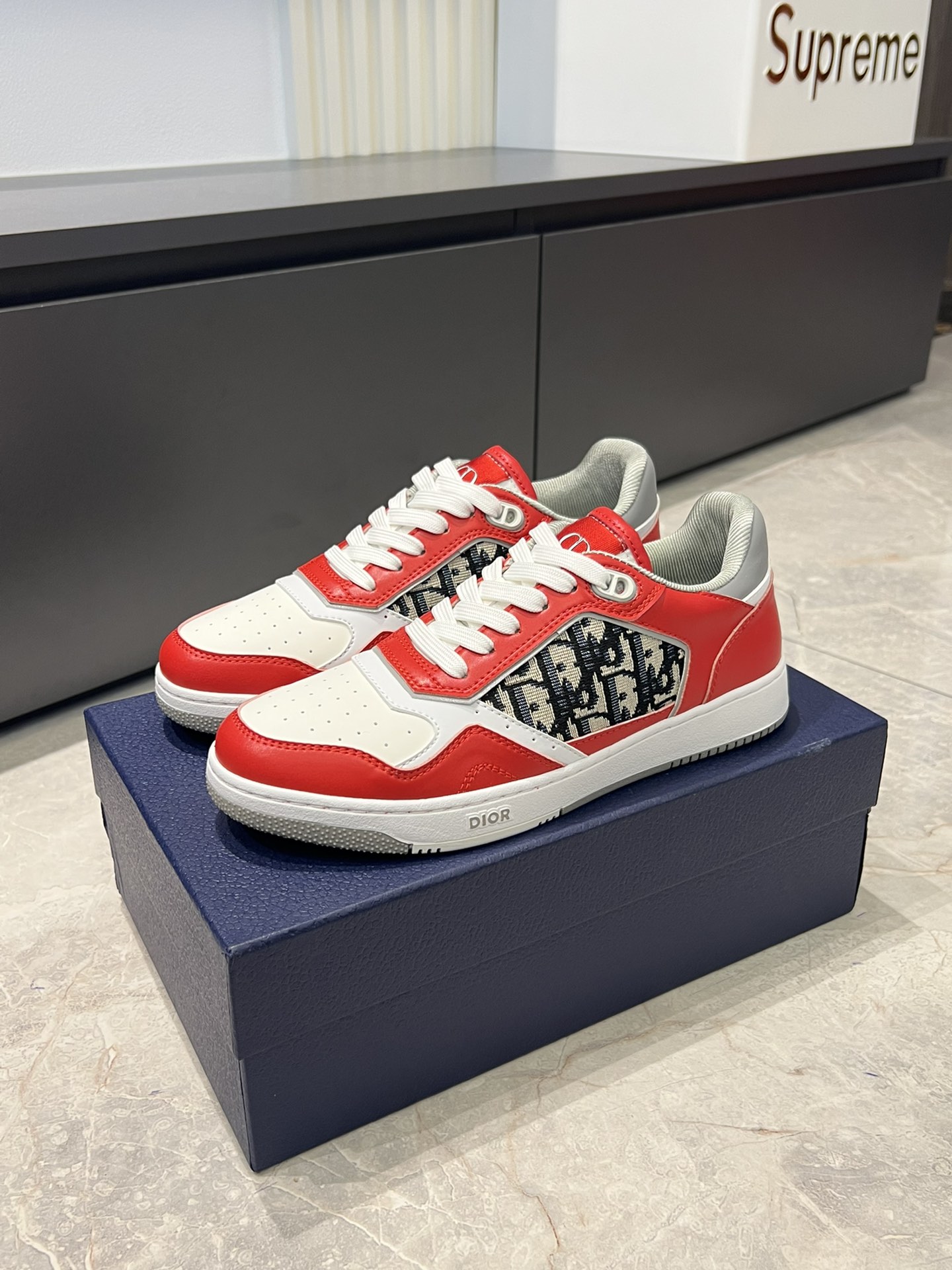 Dior B27 Low-Top Sneakers White/Red Oblique Canvas Casual Shoes For Men 4 i1717492640 5667 1