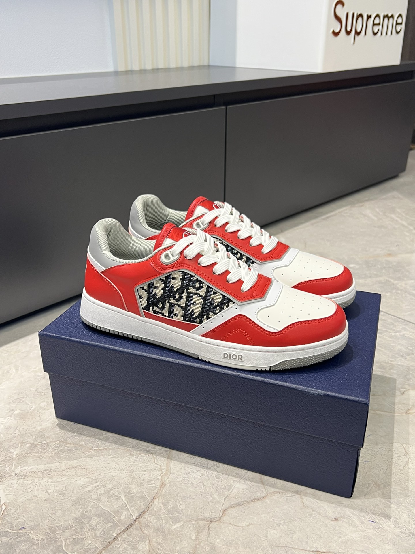 Dior B27 Low-Top Sneakers White/Red Oblique Canvas Casual Shoes For Men 3 i1717492640 7164 7