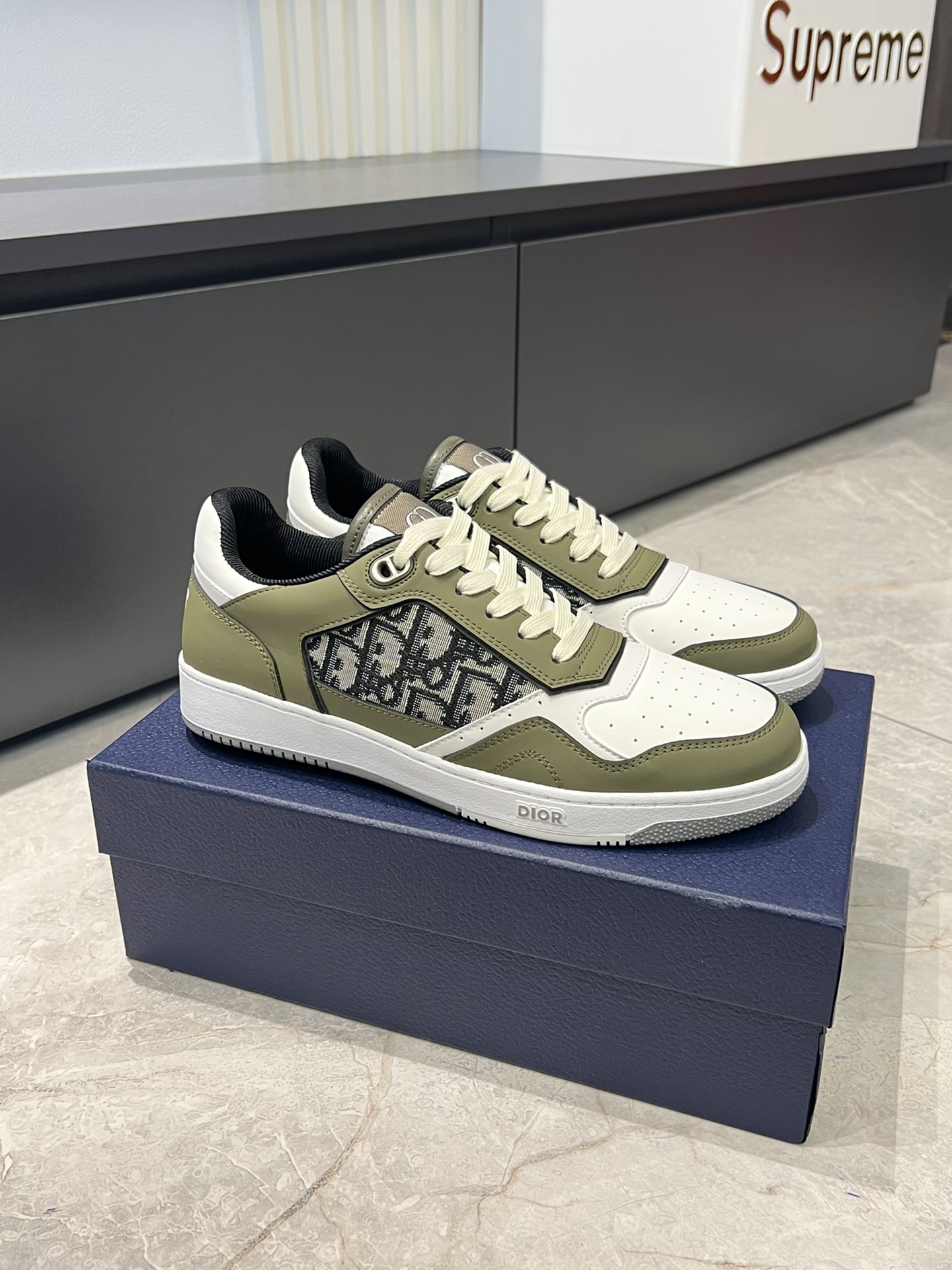 Dior B27 Low-Top Sneakers: Gray and White Leather with Oblique Print Inlay 3 i1717492682 8371 1