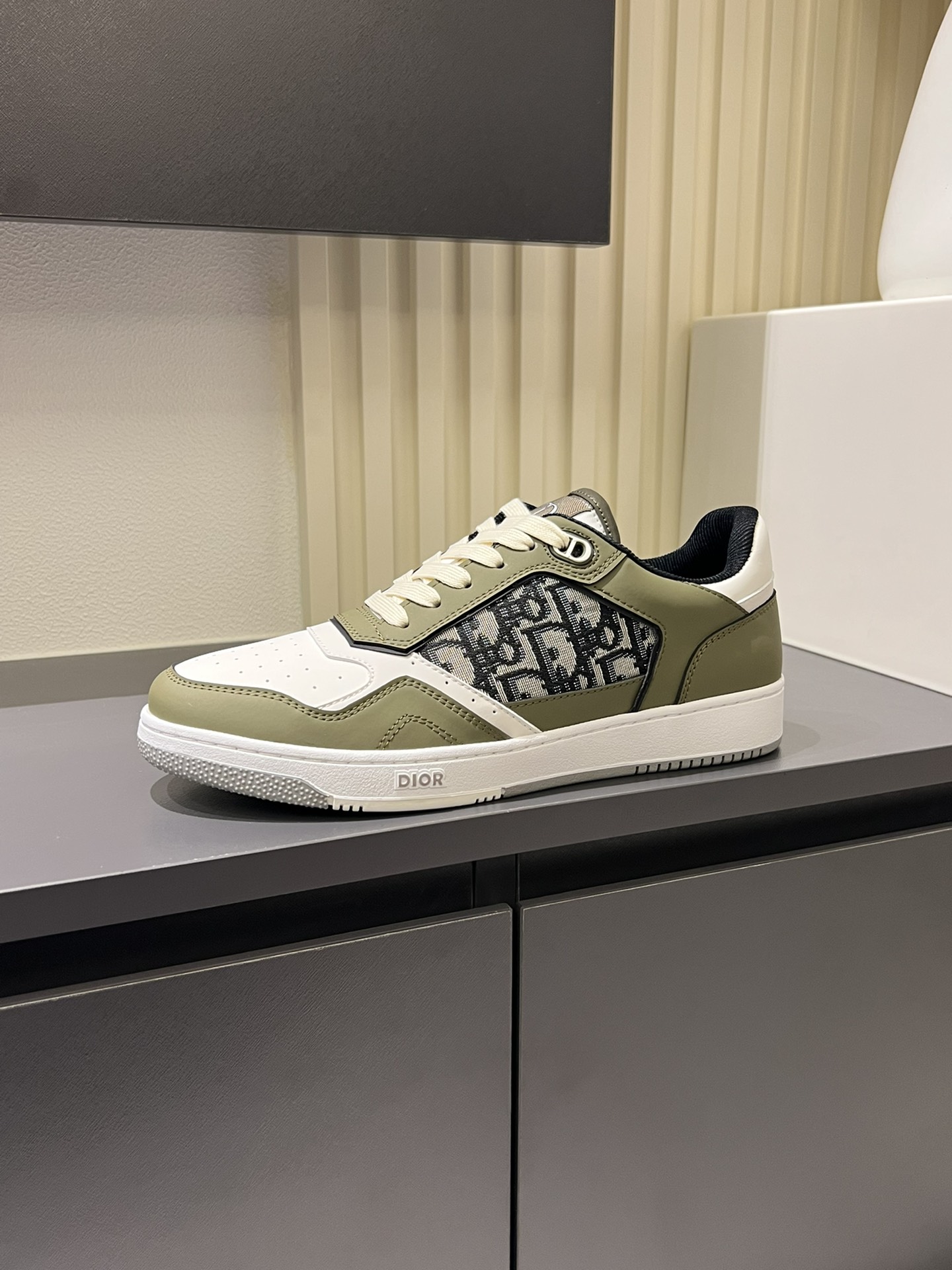 Dior B27 Low-Top Sneakers: Gray and White Leather with Oblique Print Inlay 6 i1717492683 353 8