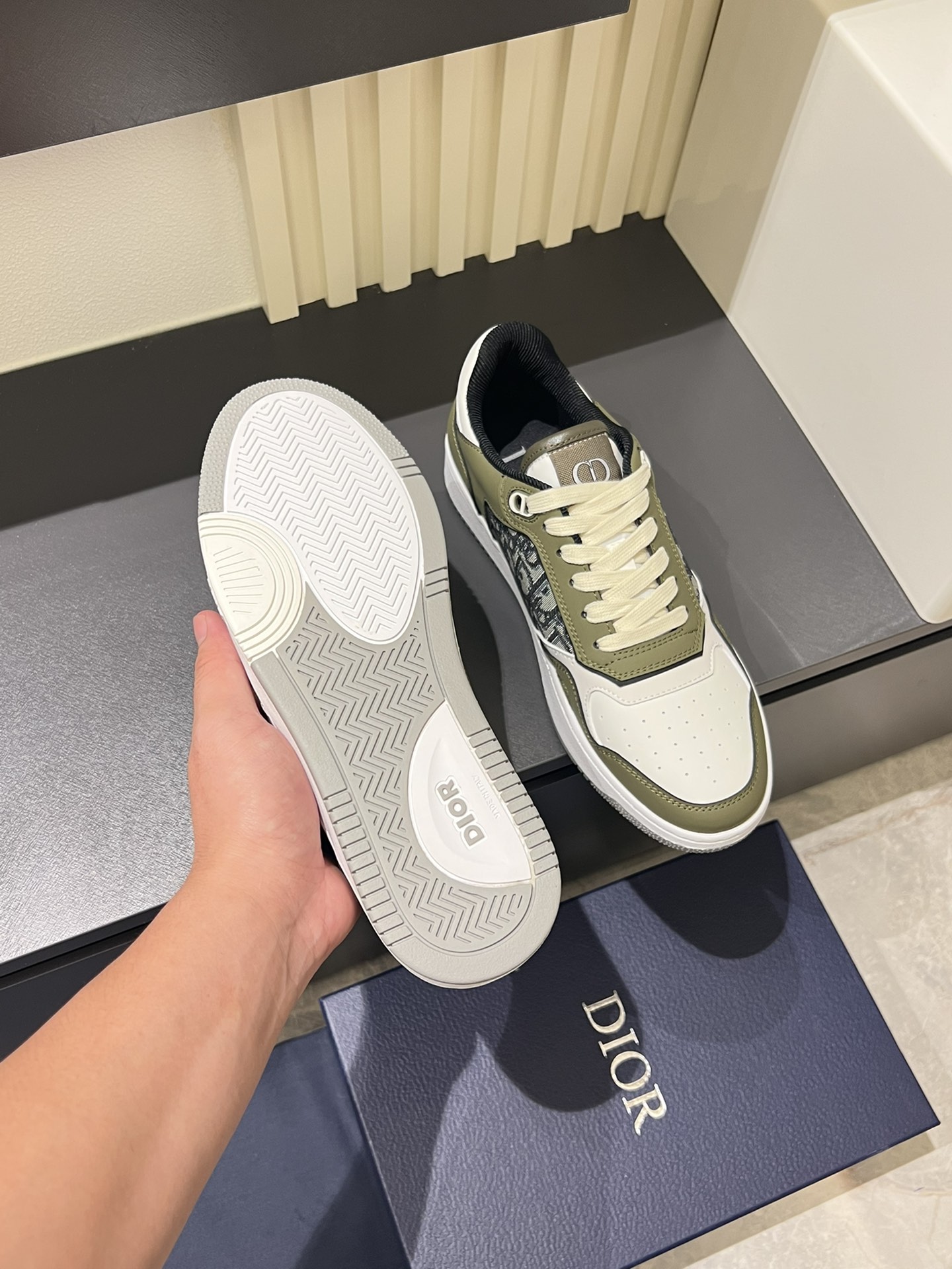 Dior B27 Low-Top Sneakers: Gray and White Leather with Oblique Print Inlay 8 i1717492683 6221 7
