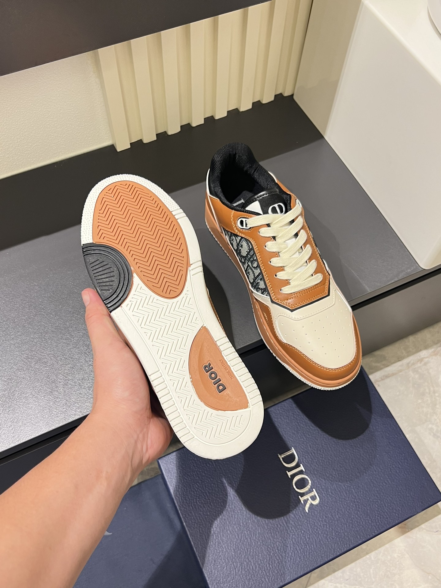 Dior B27 Low-Top Sneakers with Beige Oblique Print - Stylish & Comfortable 8 i1717492745 2296 2