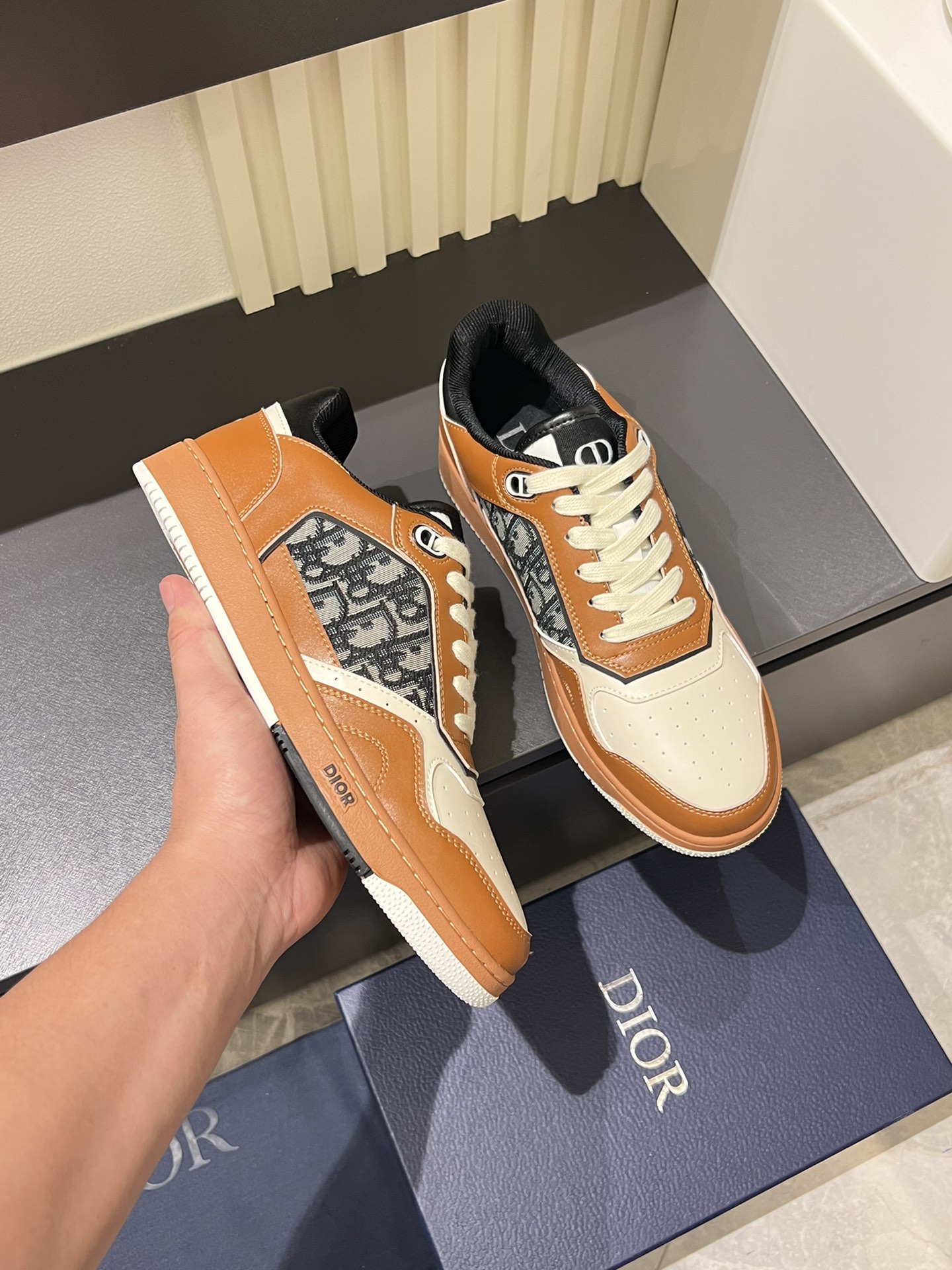 Dior B27 Low-Top Sneakers with Beige Oblique Print - Stylish & Comfortable 7 i1717492745 3515 4