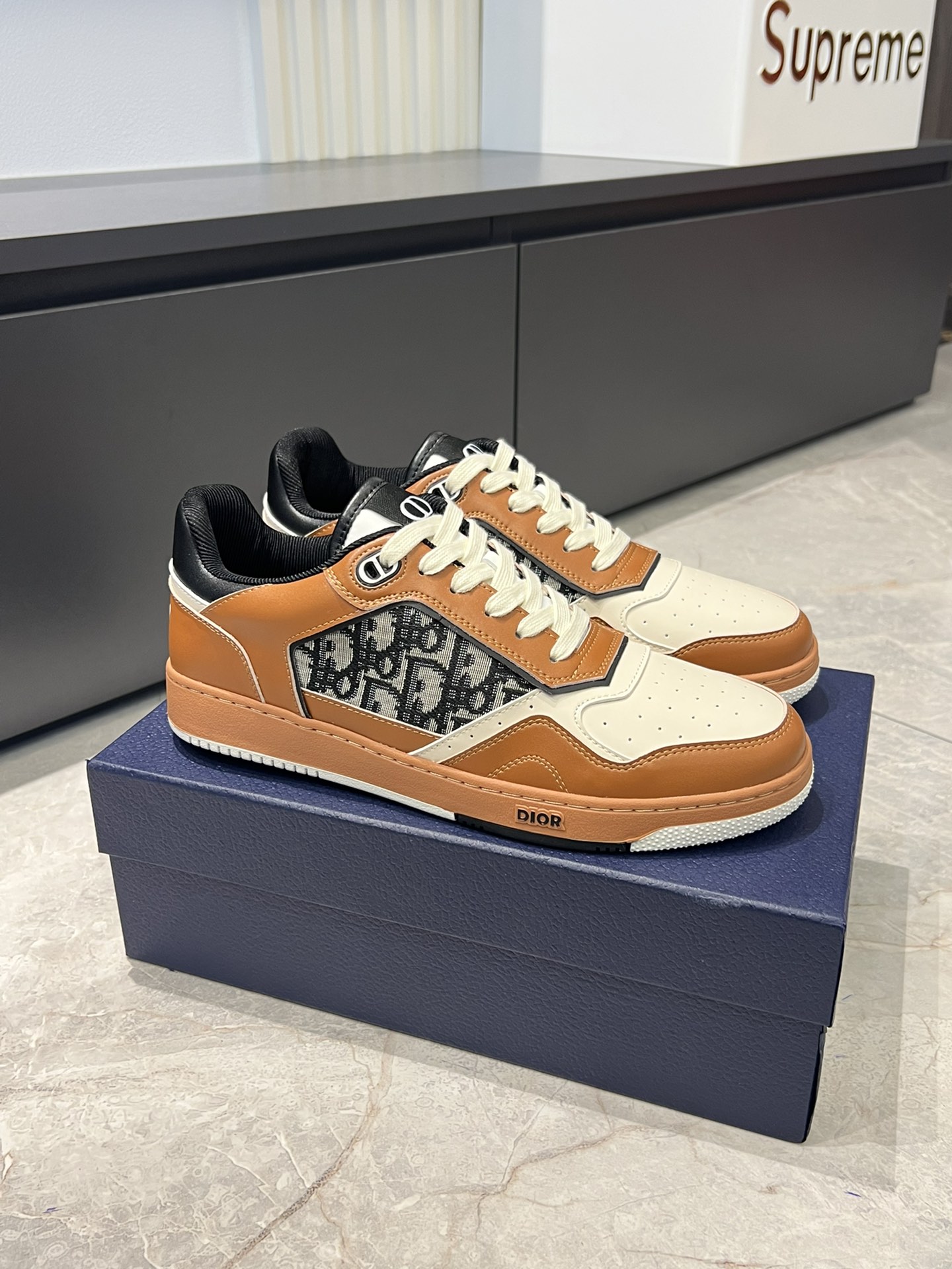 Dior B27 Low-Top Sneakers with Beige Oblique Print - Stylish & Comfortable 3 i1717492745 9592 5