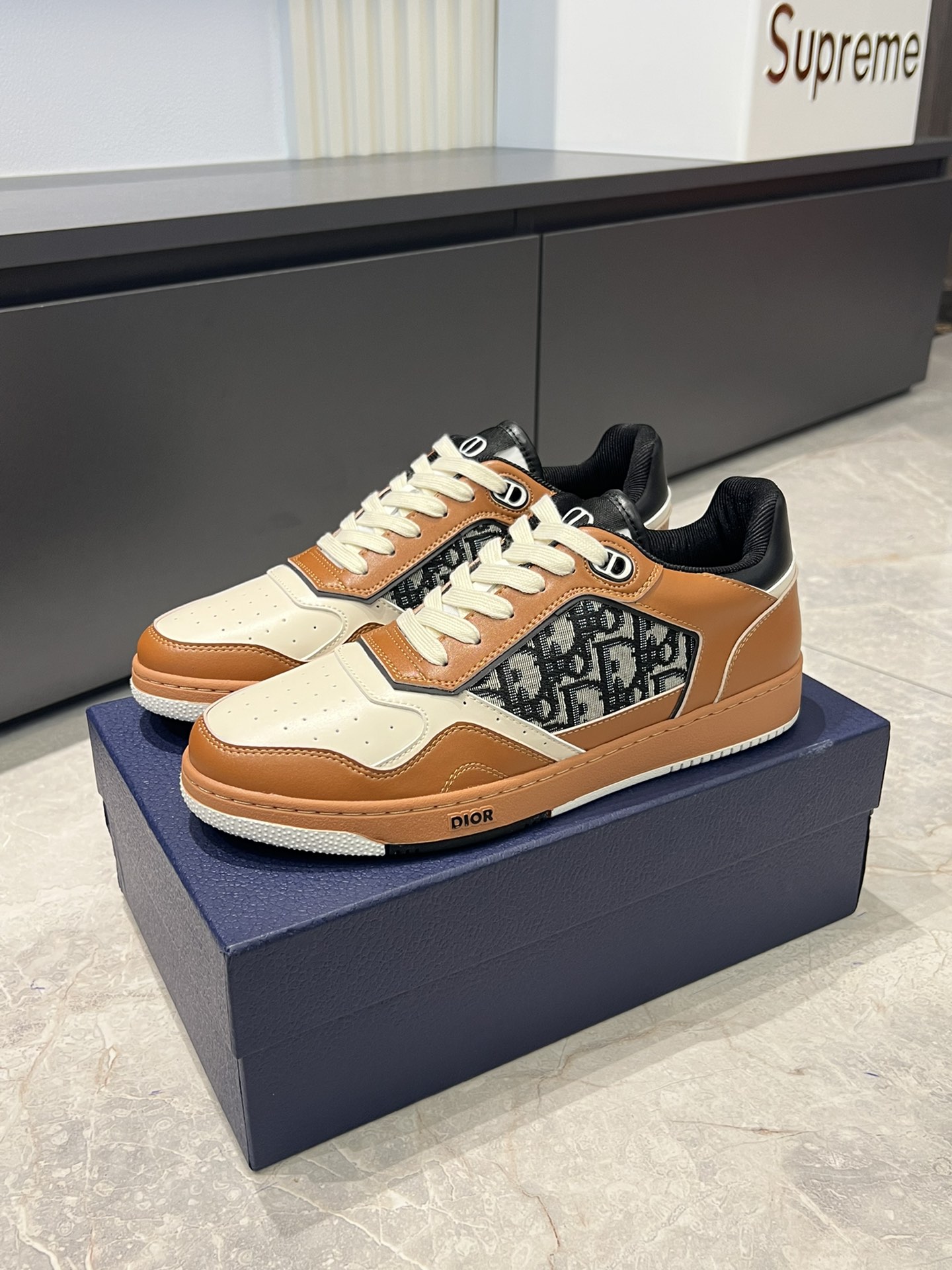 Dior B27 Low-Top Sneakers with Beige Oblique Print - Stylish & Comfortable 4 i1717492745 9812 6