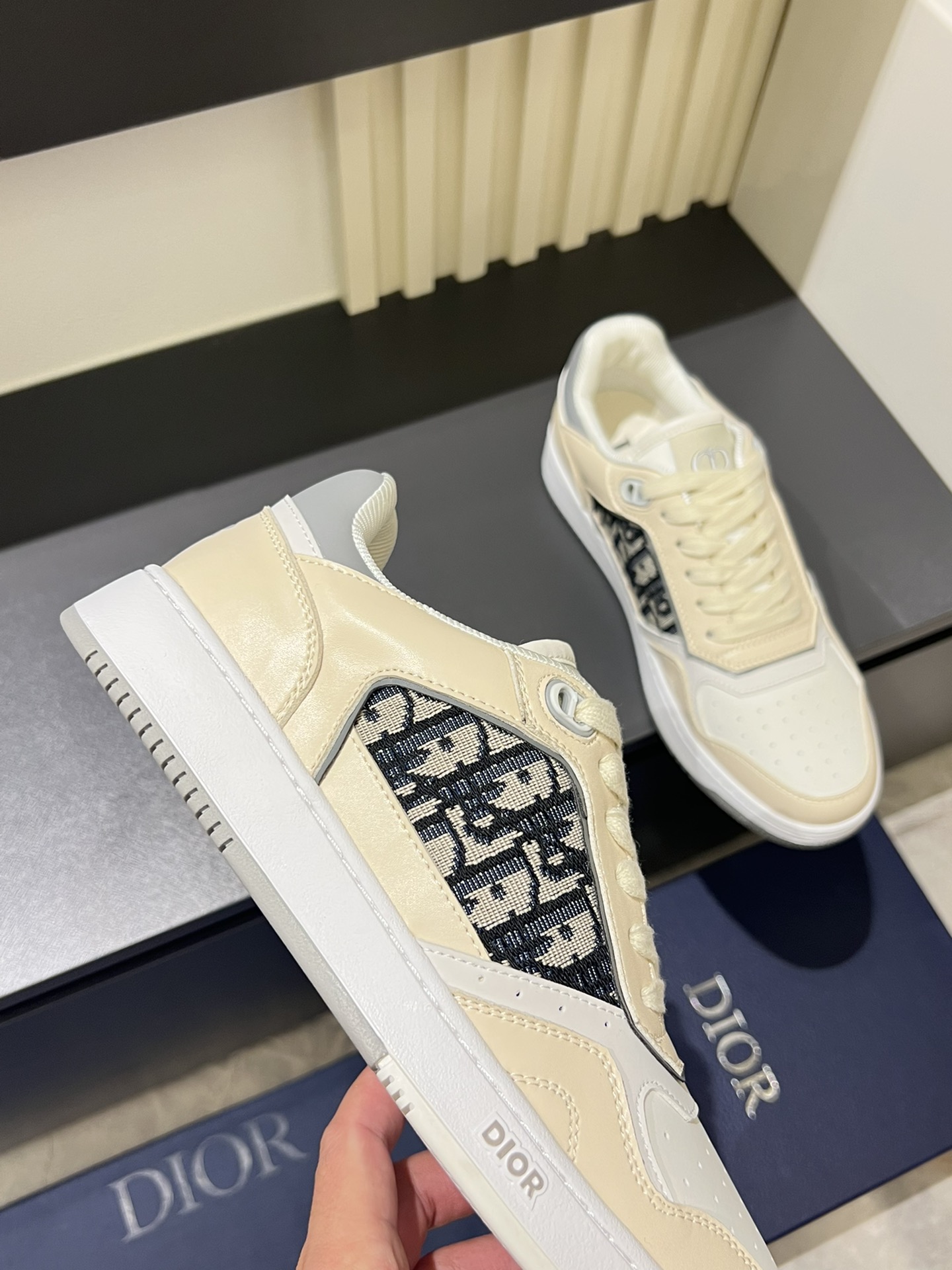 Dior B27 Mid-Top Sneakers Gray and White Smooth Calfskin Oblique Print 9 i1717492852 3528 7