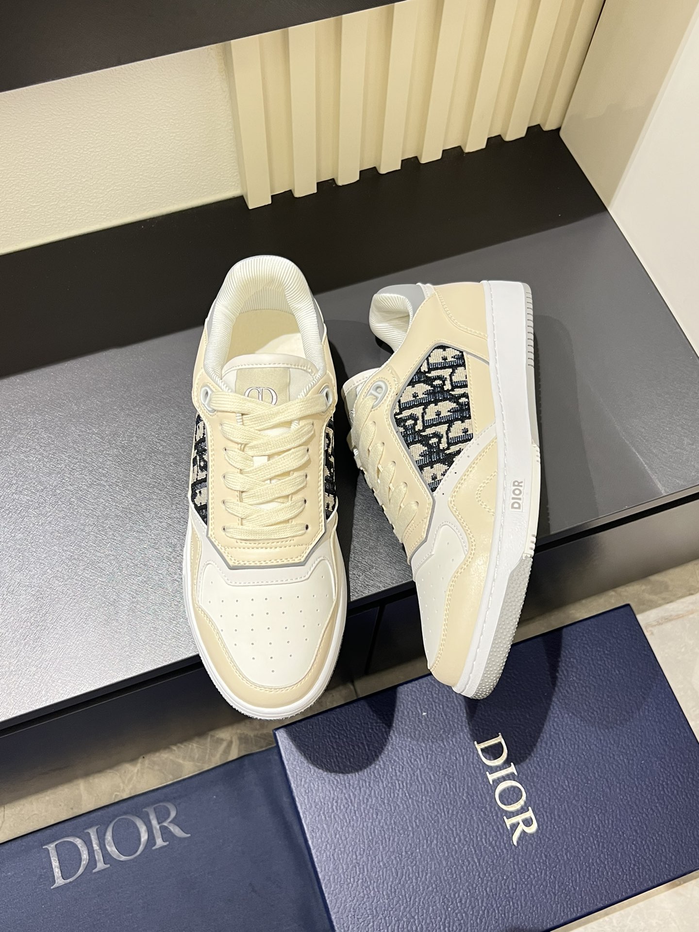 Dior B27 Mid-Top Sneakers Gray and White Smooth Calfskin Oblique Print 5 i1717492852 6015 8