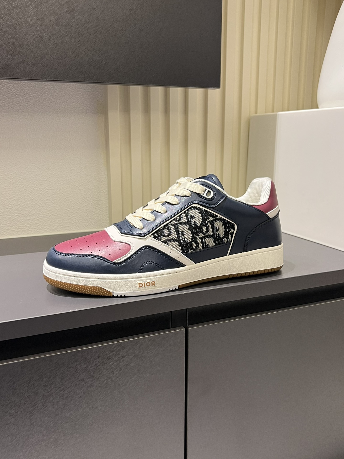 Dior B27 Low-Top Sneakers Gray and White Smooth Calfskin Oblique Print 6 i1717492902 7356 6