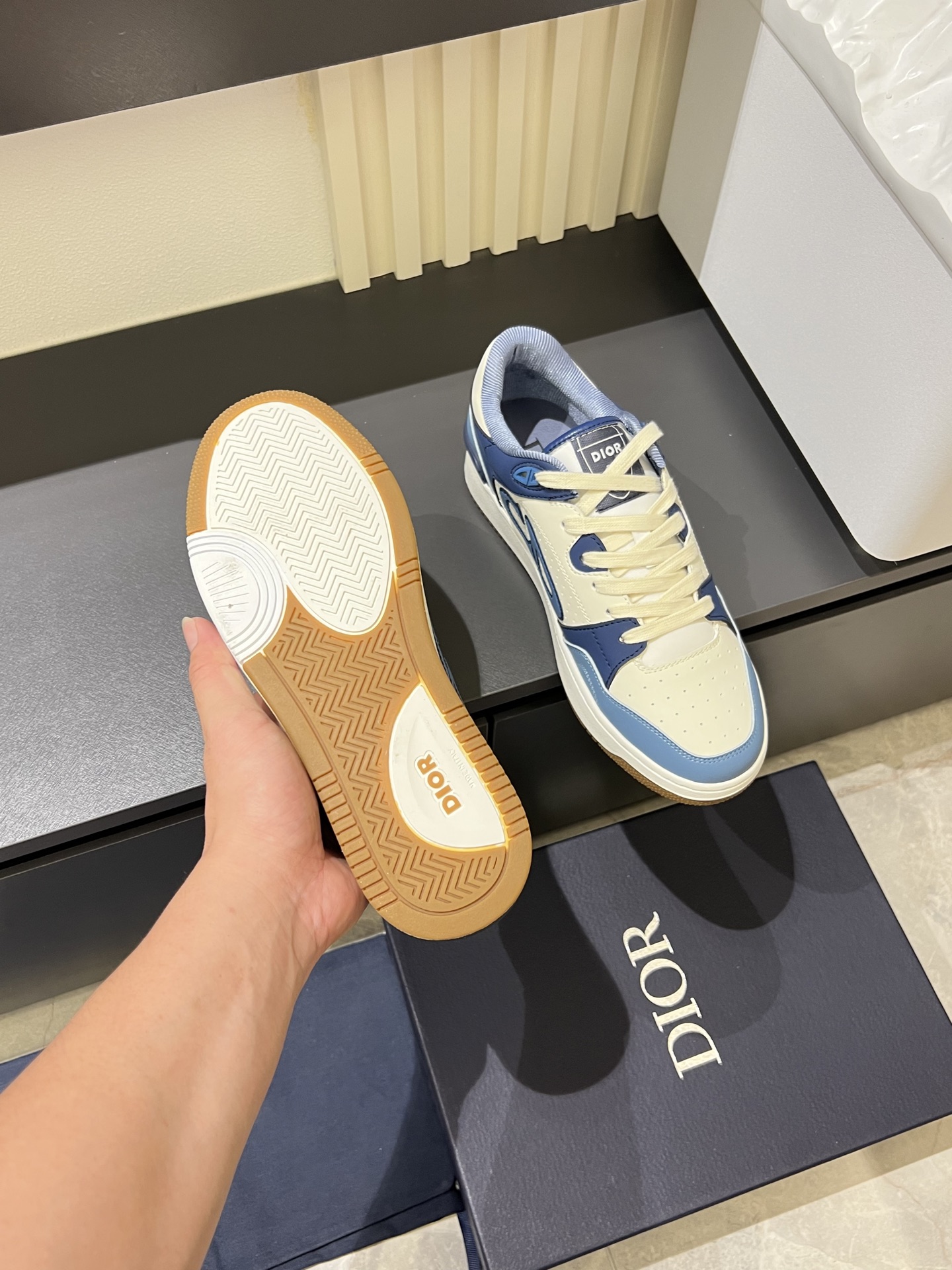 Dior B27 Mid-Top Casual Sneakers - Gray and White Leather, Oblique Print 9 i1745833132885 3774 0 7