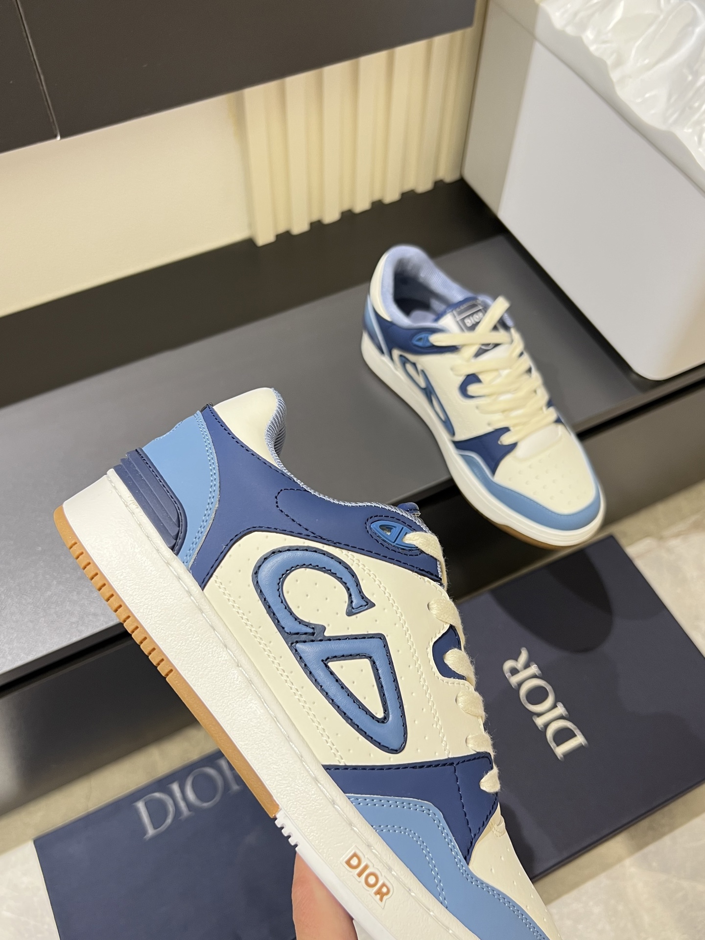 Dior B27 Mid-Top Casual Sneakers - Gray and White Leather, Oblique Print 7 i1745833134662 5763 0 8