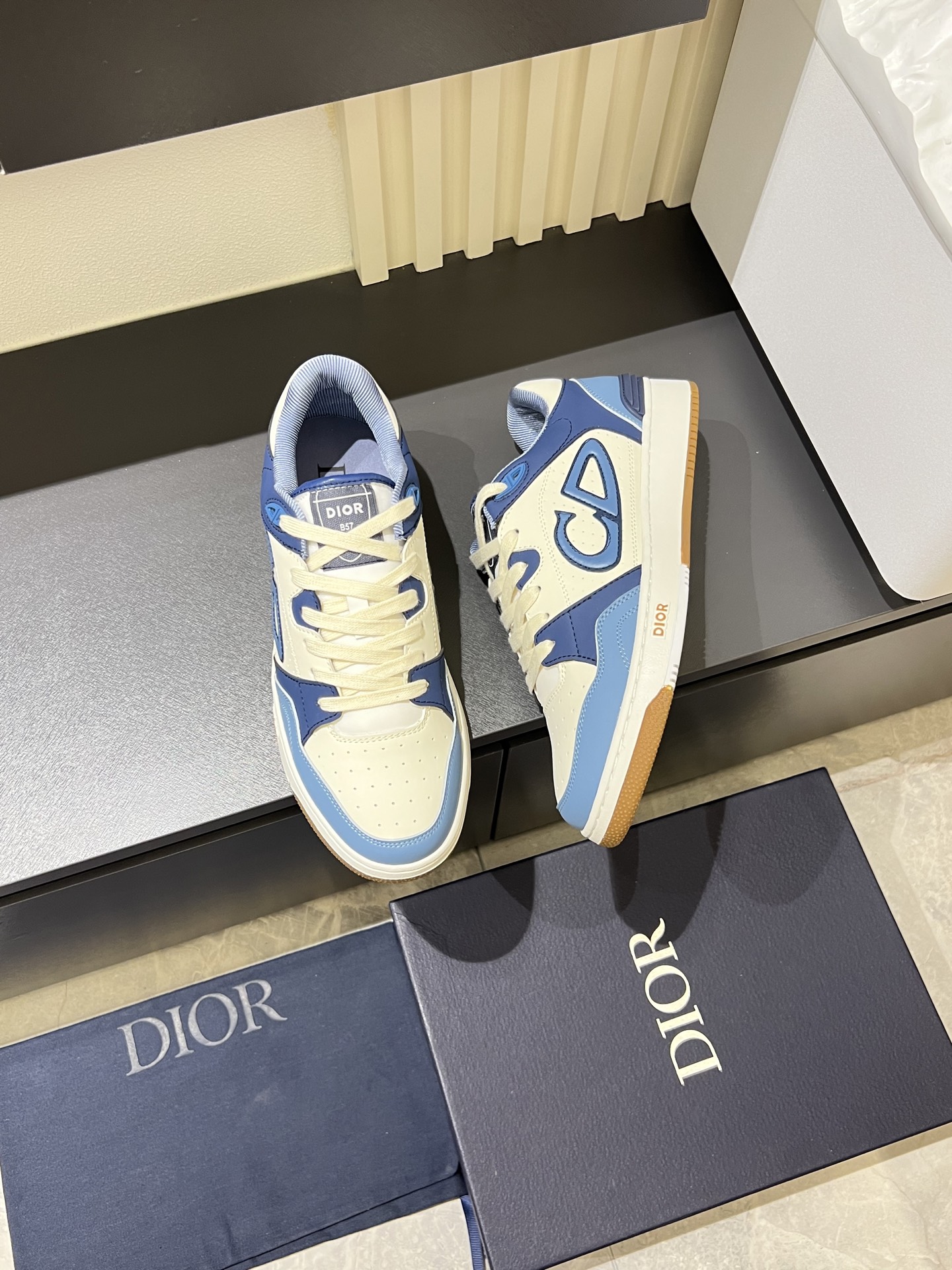 Dior B27 Mid-Top Casual Sneakers - Gray and White Leather, Oblique Print 5 i1745833134694 7530 0 5