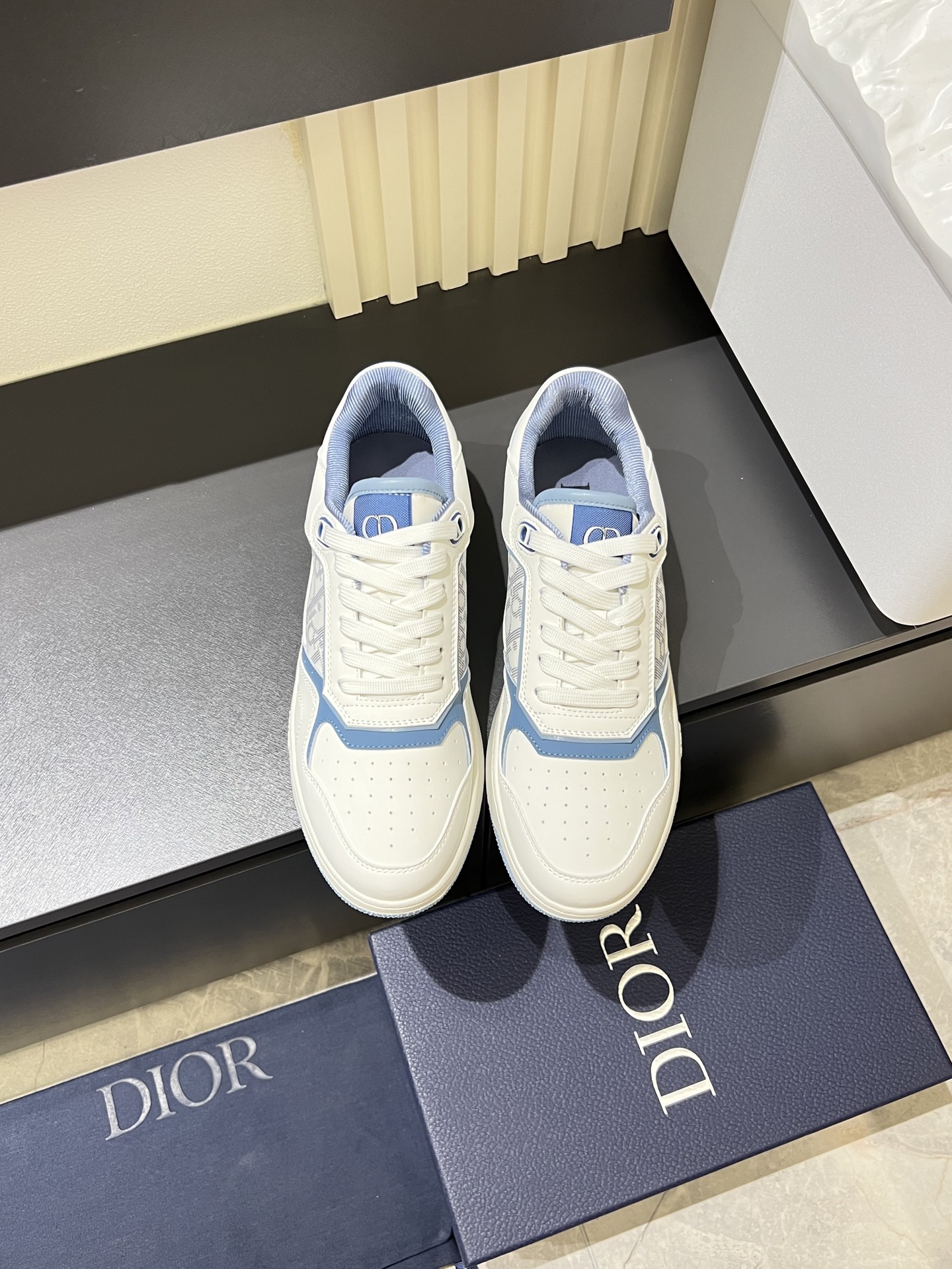 Dior B27 Casual Sneakers: High-Top Design, Iconic Oblique Print, Sizes 38-44 1 Dior B27 Casual Sneakers: High-Top Design, Iconic Oblique Print, Sizes 38-44