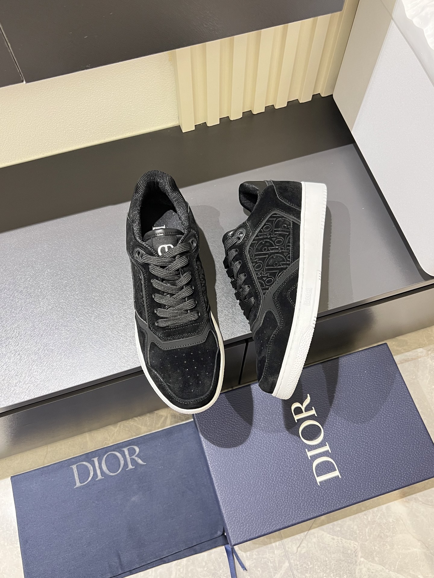Dior B27 Black Leather Low-Top Sneakers - Modern, Elegant Style 5 i1745833479814 553 0 8