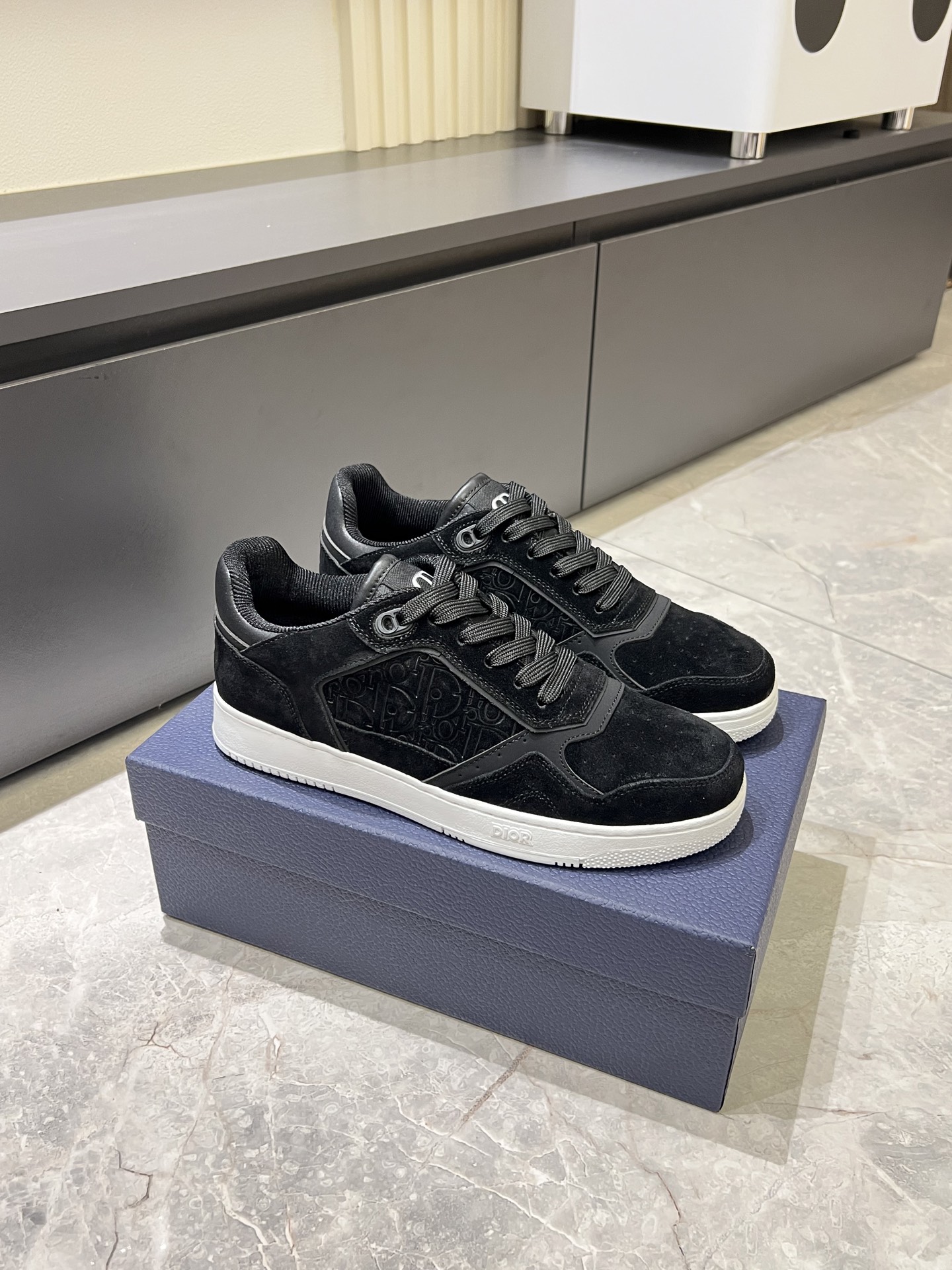 Dior B27 Black Leather Low-Top Sneakers - Modern, Elegant Style 3 i1745833479814 9304 0 0