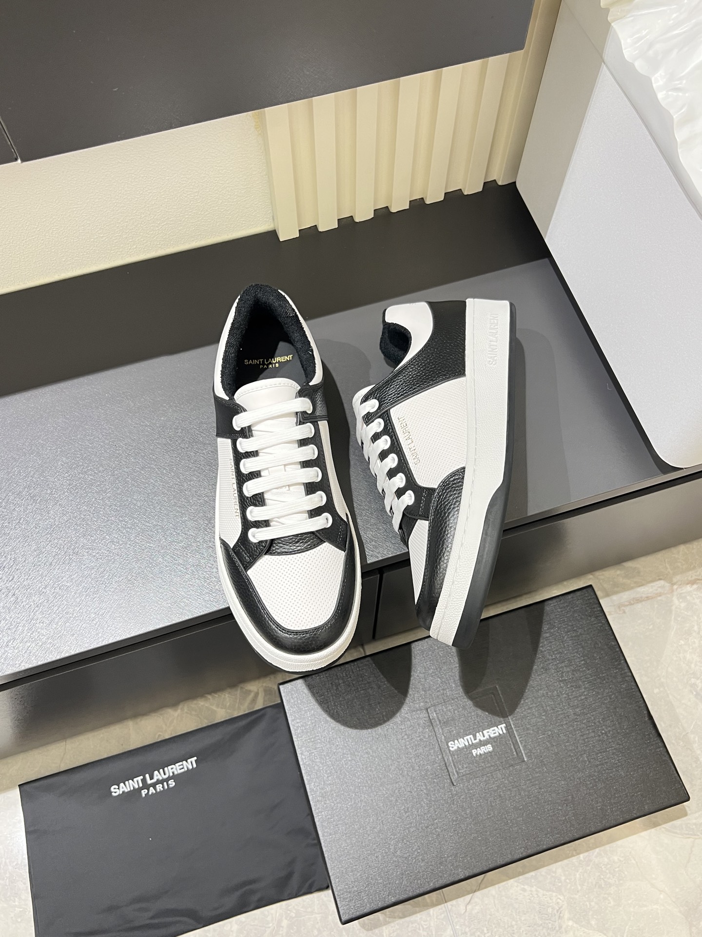 Yves Saint Laurent סניקרס ספורטיביות יוקרתיות מעור נאפה לגברים - איכות פרימיום 5 i1751038501192 4177 0 5