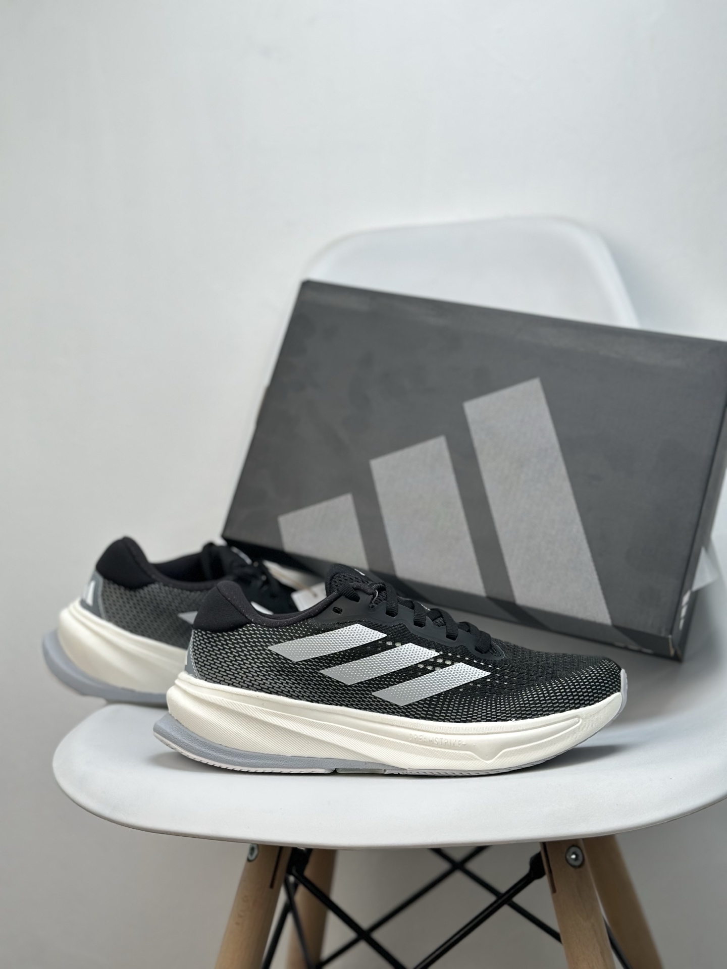 Adidas Supernova Rise M Running Shoes - Lightweight, Breathable, and Comfortable 6 i1745220741694 7563 0 8