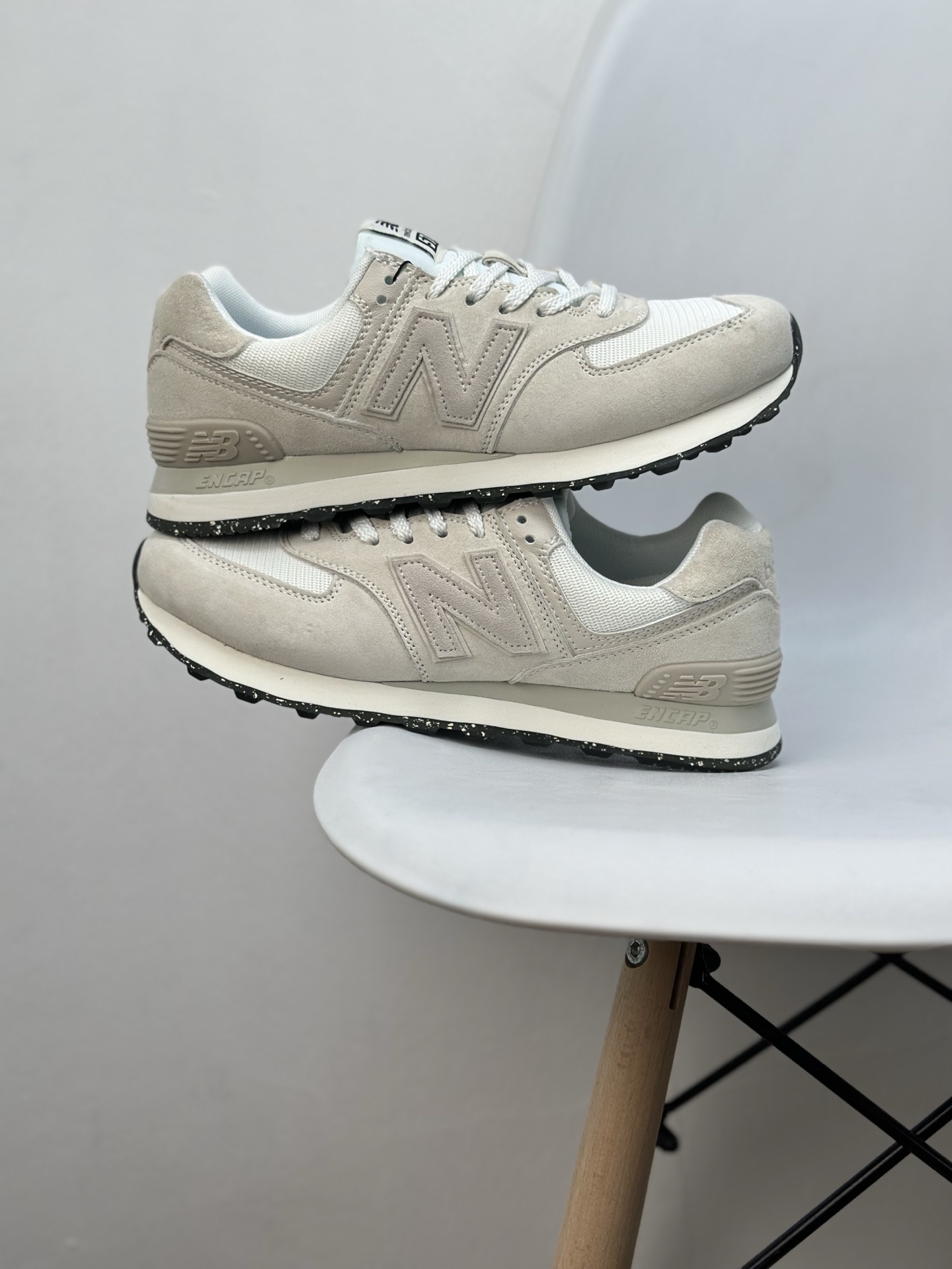 New Balance 574 Retro Sneakers - Suede & Mesh Upper, ENCAP Cushioning 3 i1745396589341 1293 0 1