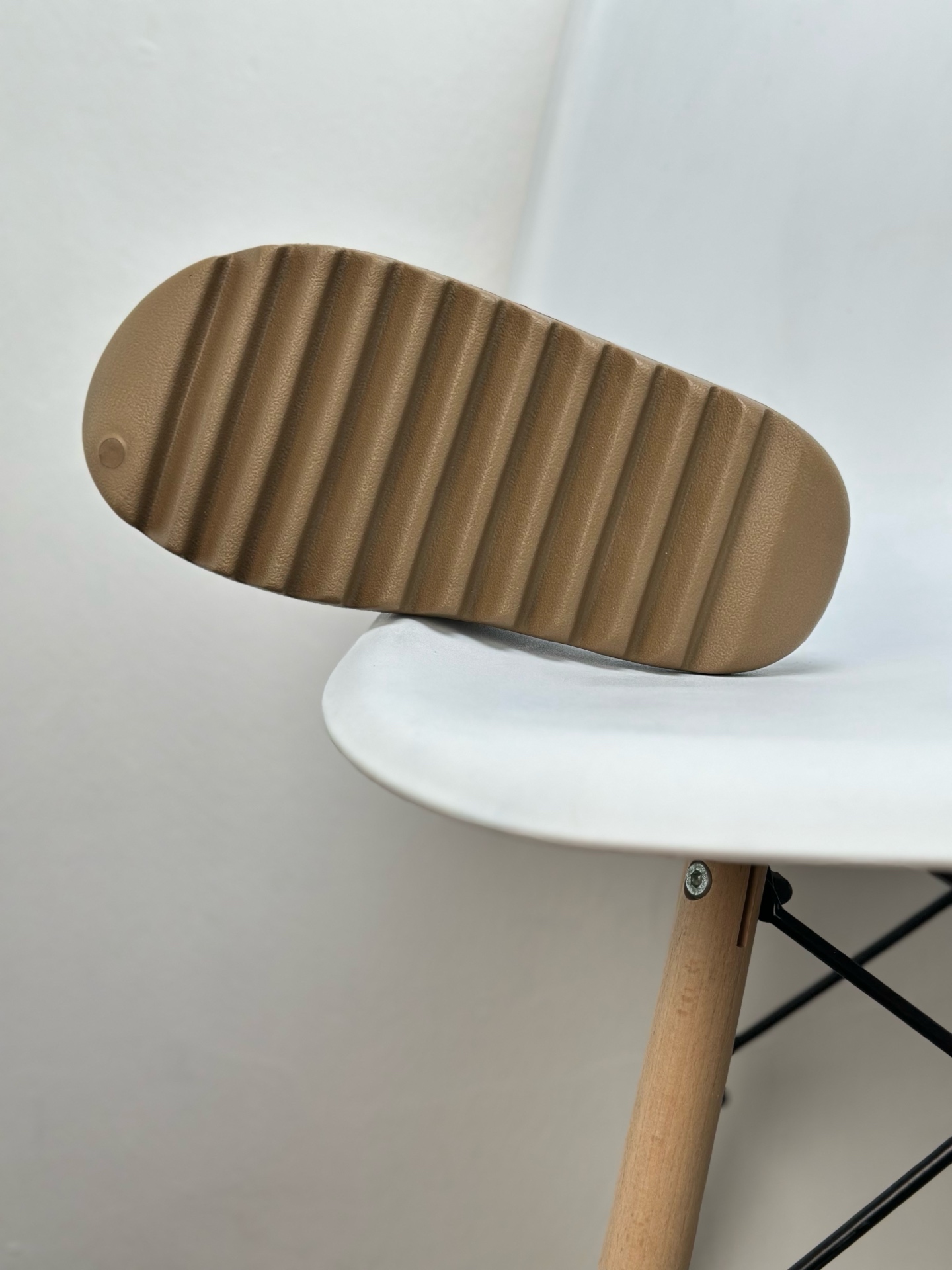 Adidas Yeezy Slide Ochre: Comfortable and Stylish Sandal for Everyday Wear 4 i1745921980918 9899 0 2