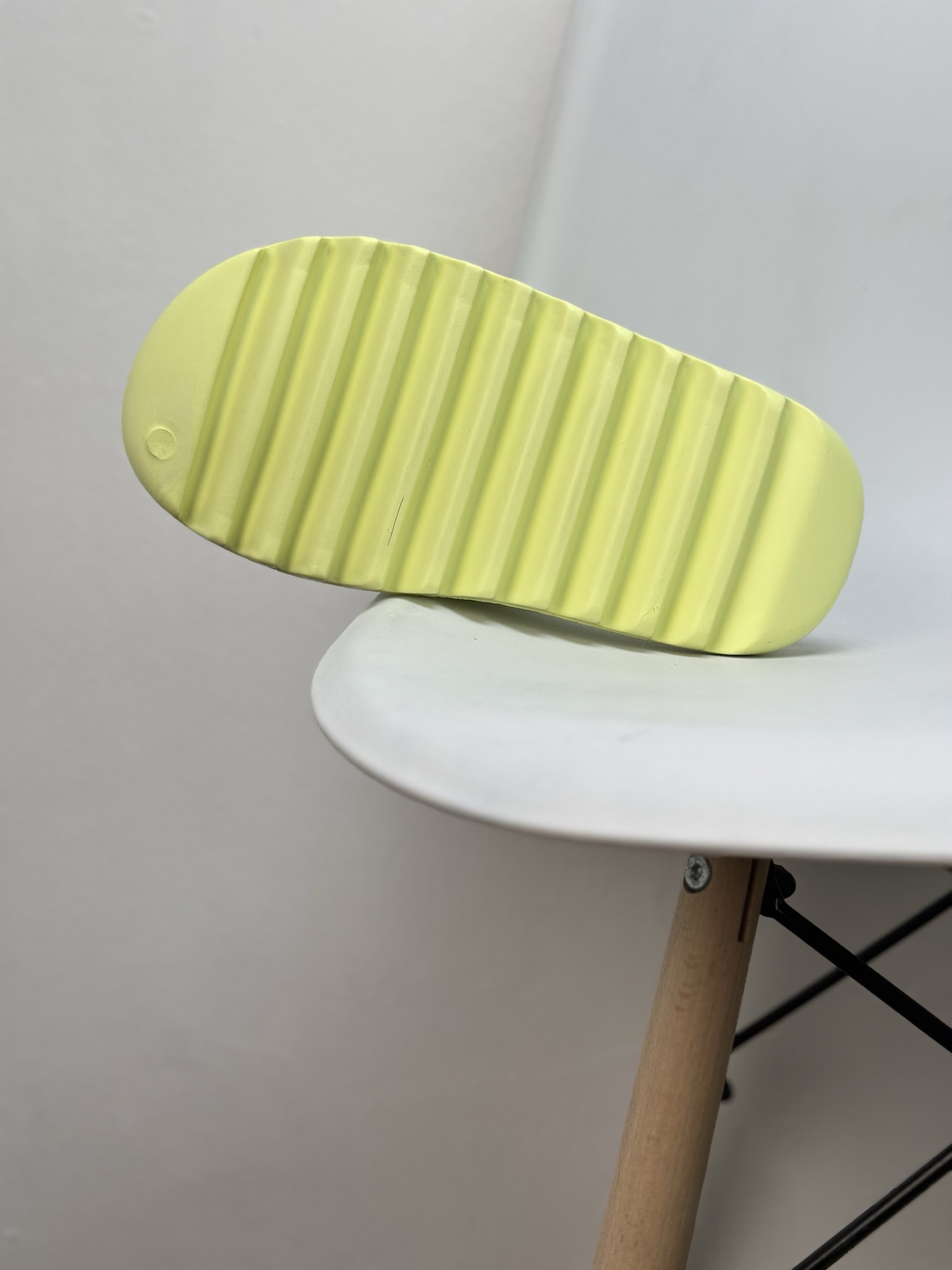 Adidas Yeezy Slide 'Glow Green' Unisex Sandal - Comfortable & Stylish 4 i1745939017039 9660 0 2