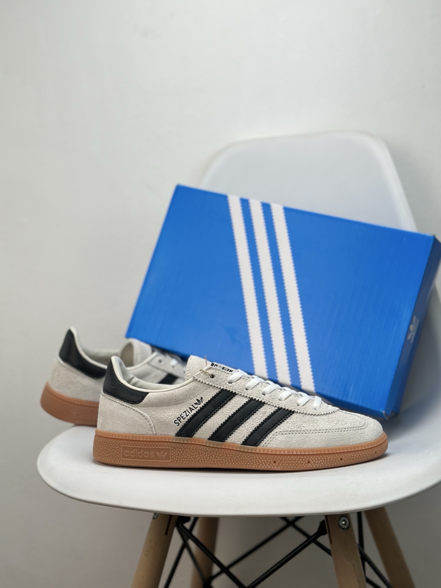 Adidas Originals Handball SPZL Suede Light Grey Black Casual Shoes 10 i1745942417513 751 0 8