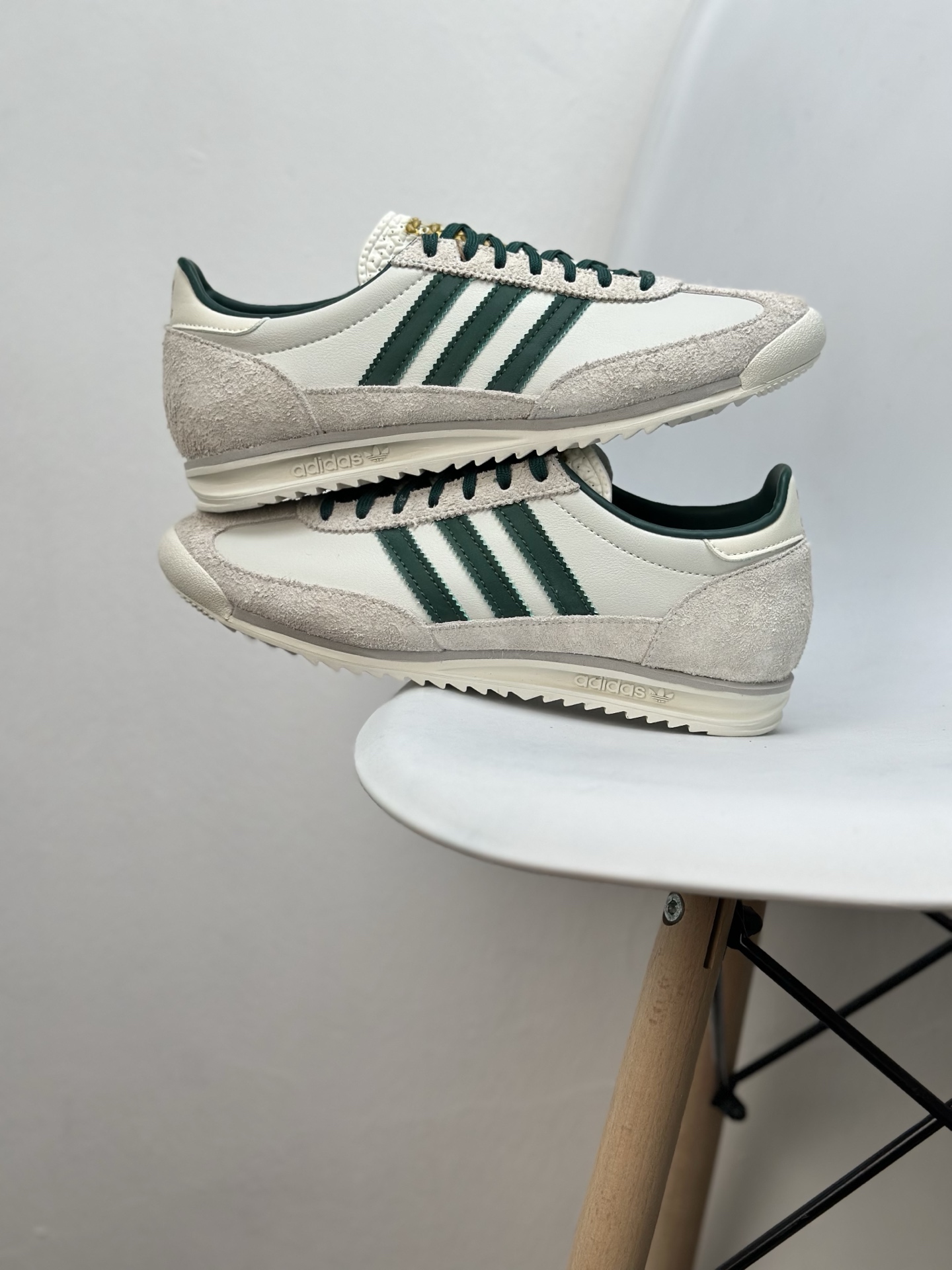 Adidas SL72 OG "Off-White/Collegiate Green" Retro Running Shoes 3 i1745942597167 2591 0 1