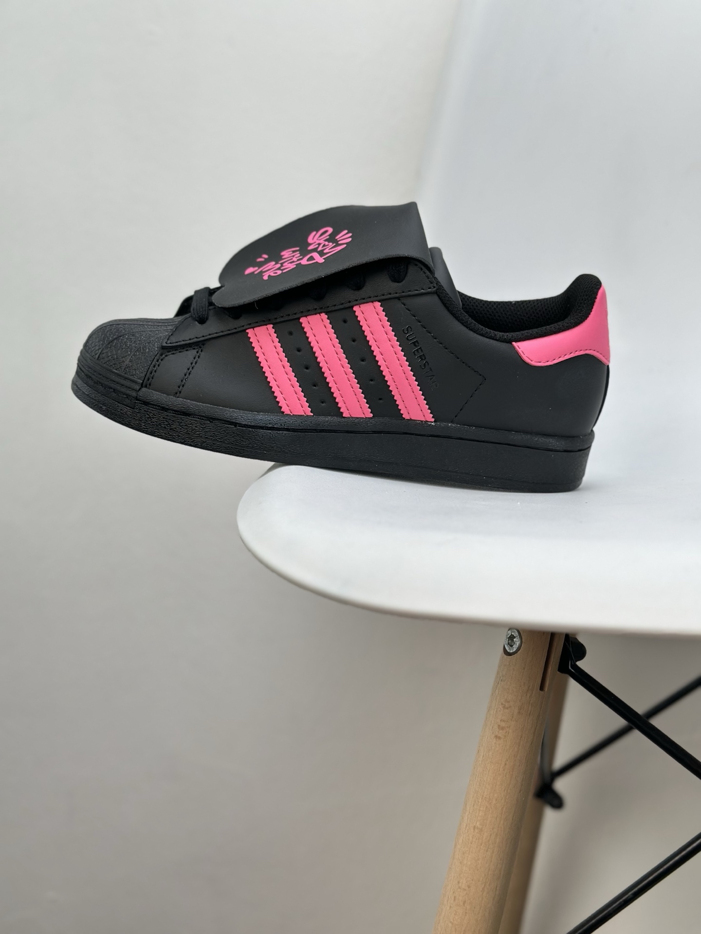 Adidas Originals Superstar Black/Pink Casual Sneakers EG4961 2 i1745942687084 2199 0 0