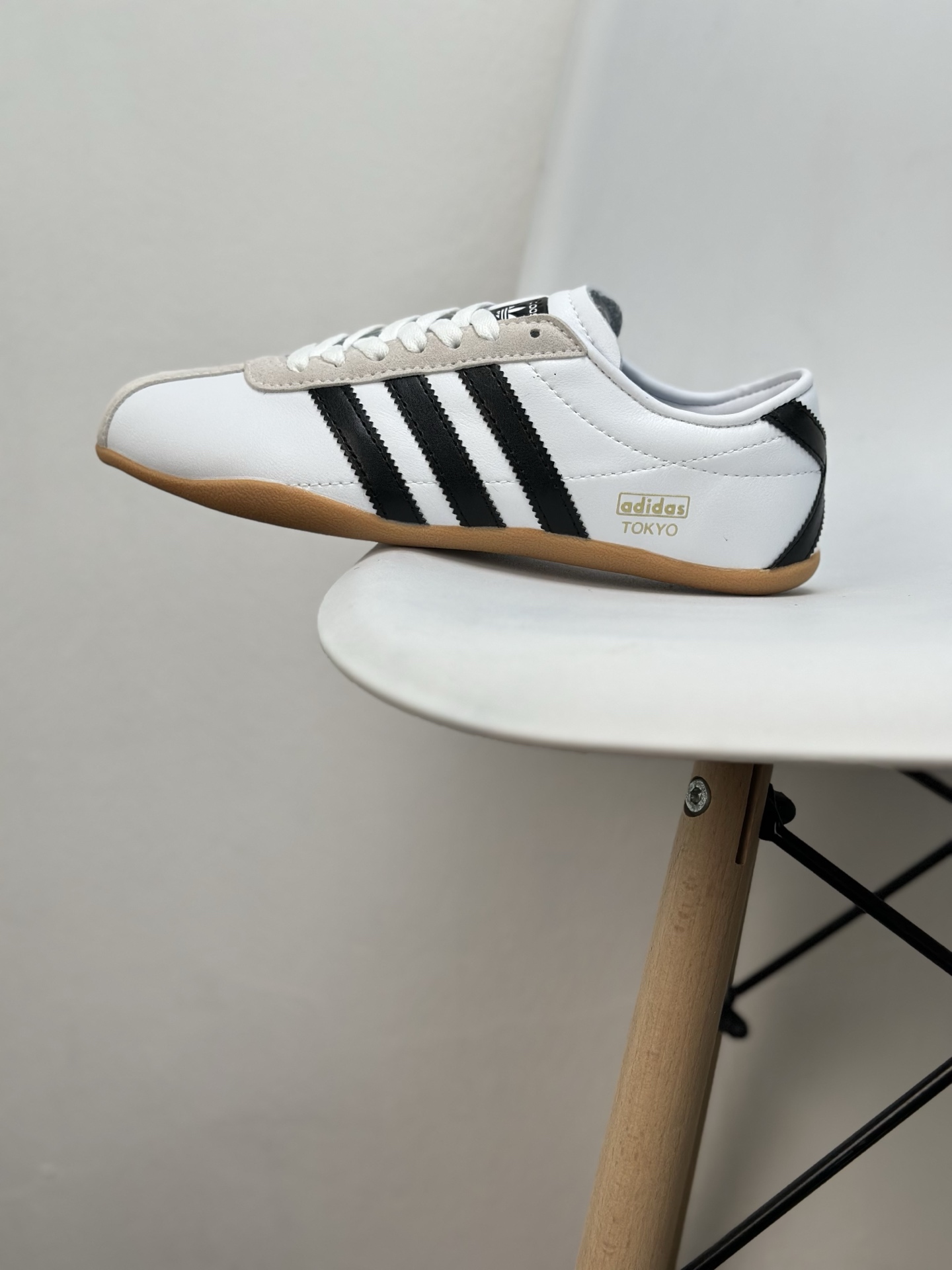 Adidas Originals Tokyo Decon W Retro Low-Top Sneakers - White/Black 2 i1745942930113 5965 0 0