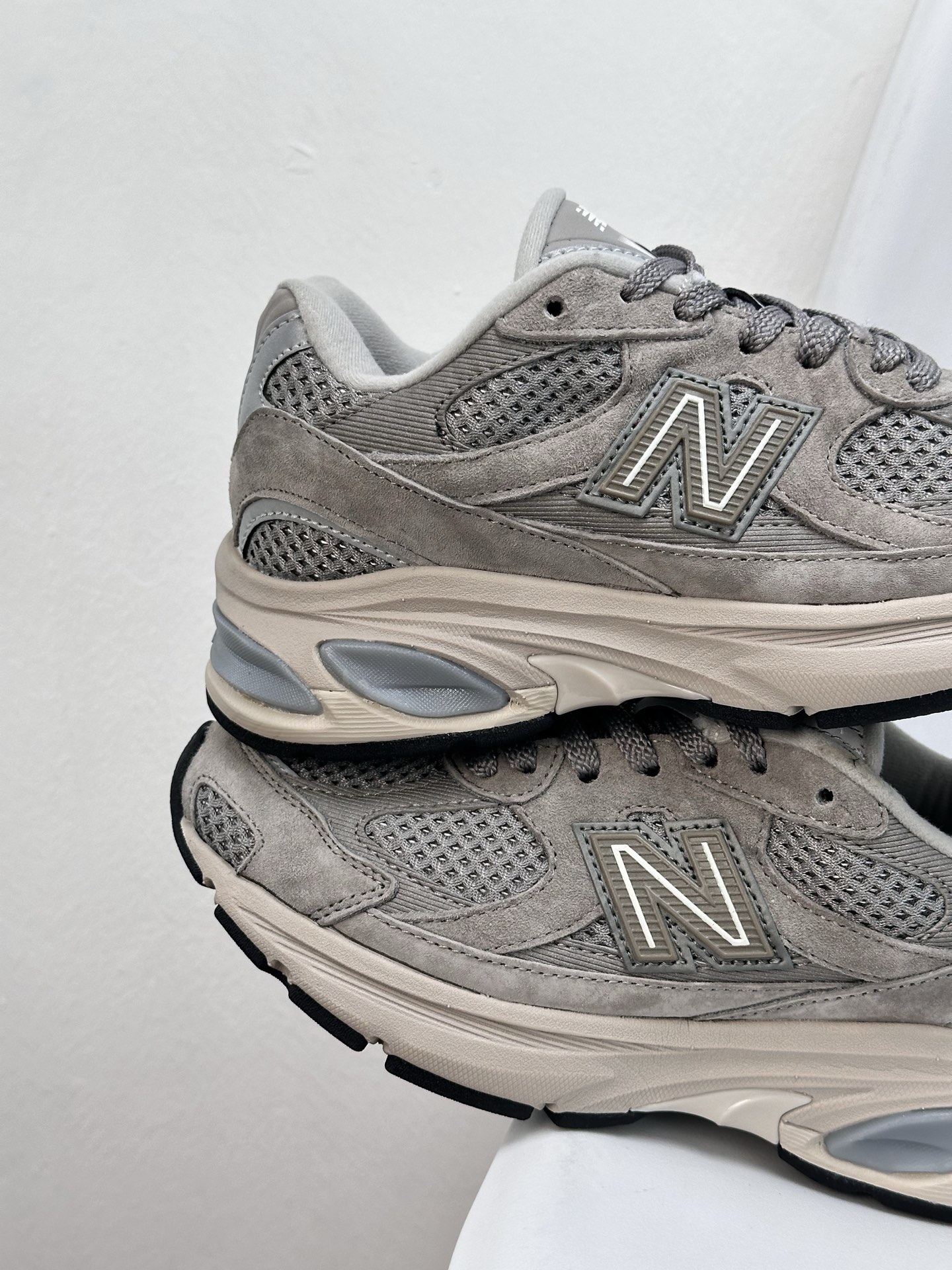 New Balance 2010 Series Retro Sneakers - Classic Style & Comfort 4 i1745943193614 479 0 2