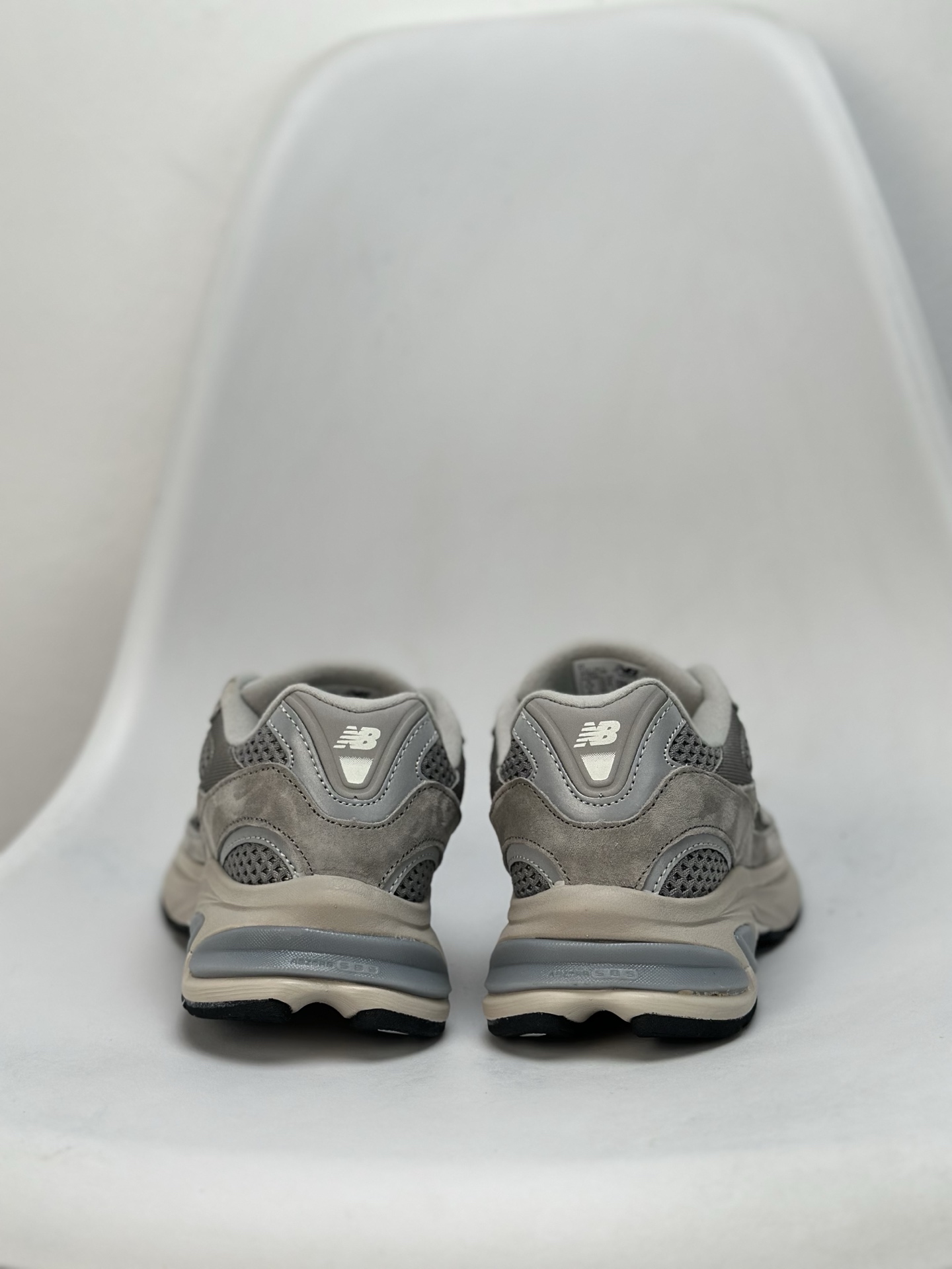 New Balance 2010 Series Retro Sneakers - Classic Style & Comfort 6 i1745943193634 4133 0 4