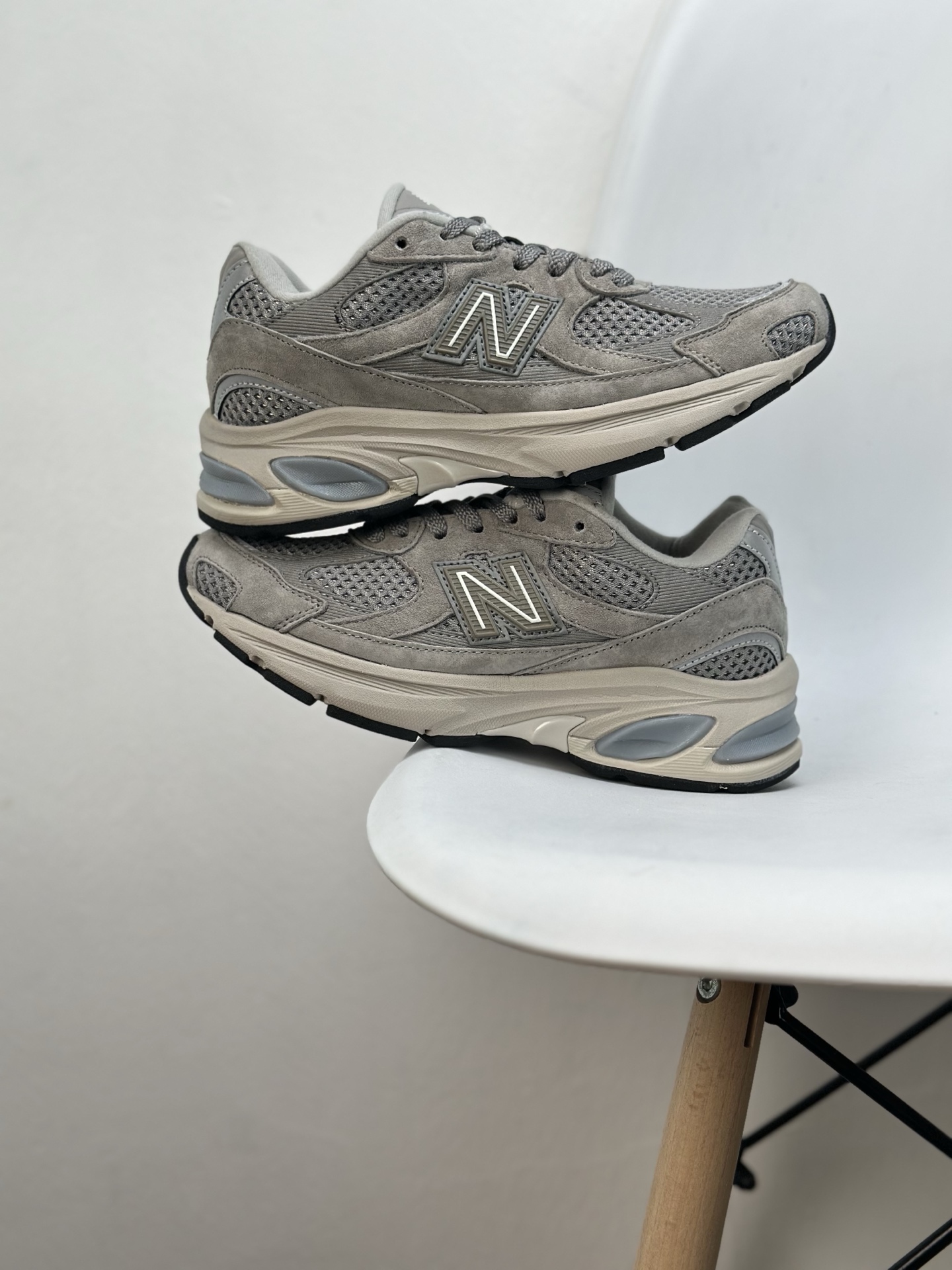 New Balance 2010 Series Retro Sneakers - Classic Style & Comfort 3 i1745943194759 8309 0 1