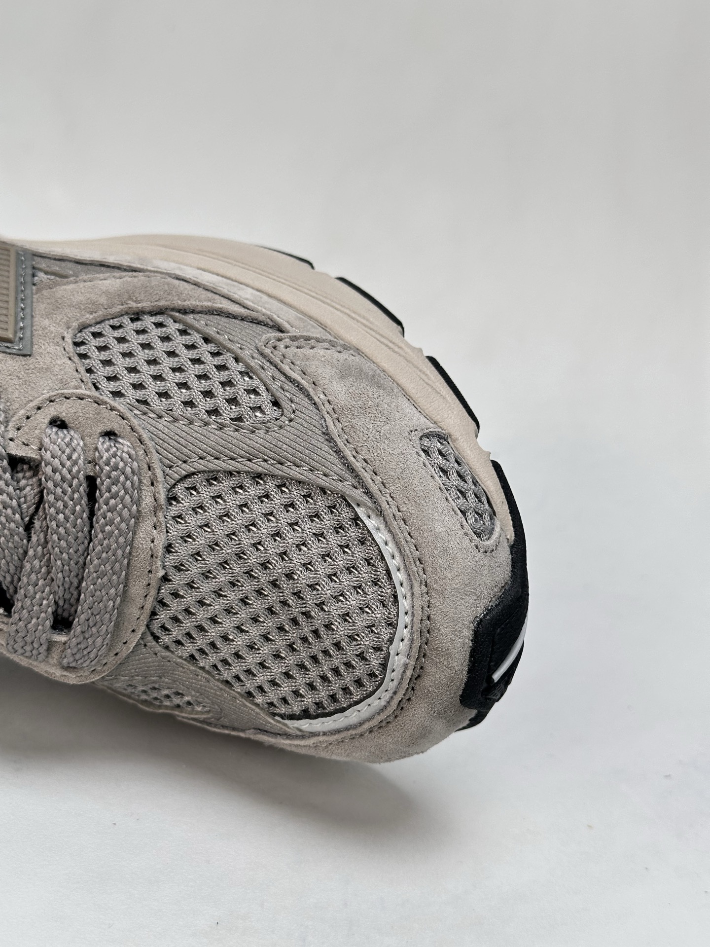 New Balance 2010 Series Retro Sneakers - Classic Style & Comfort 8 i1745943194797 9957 0 6