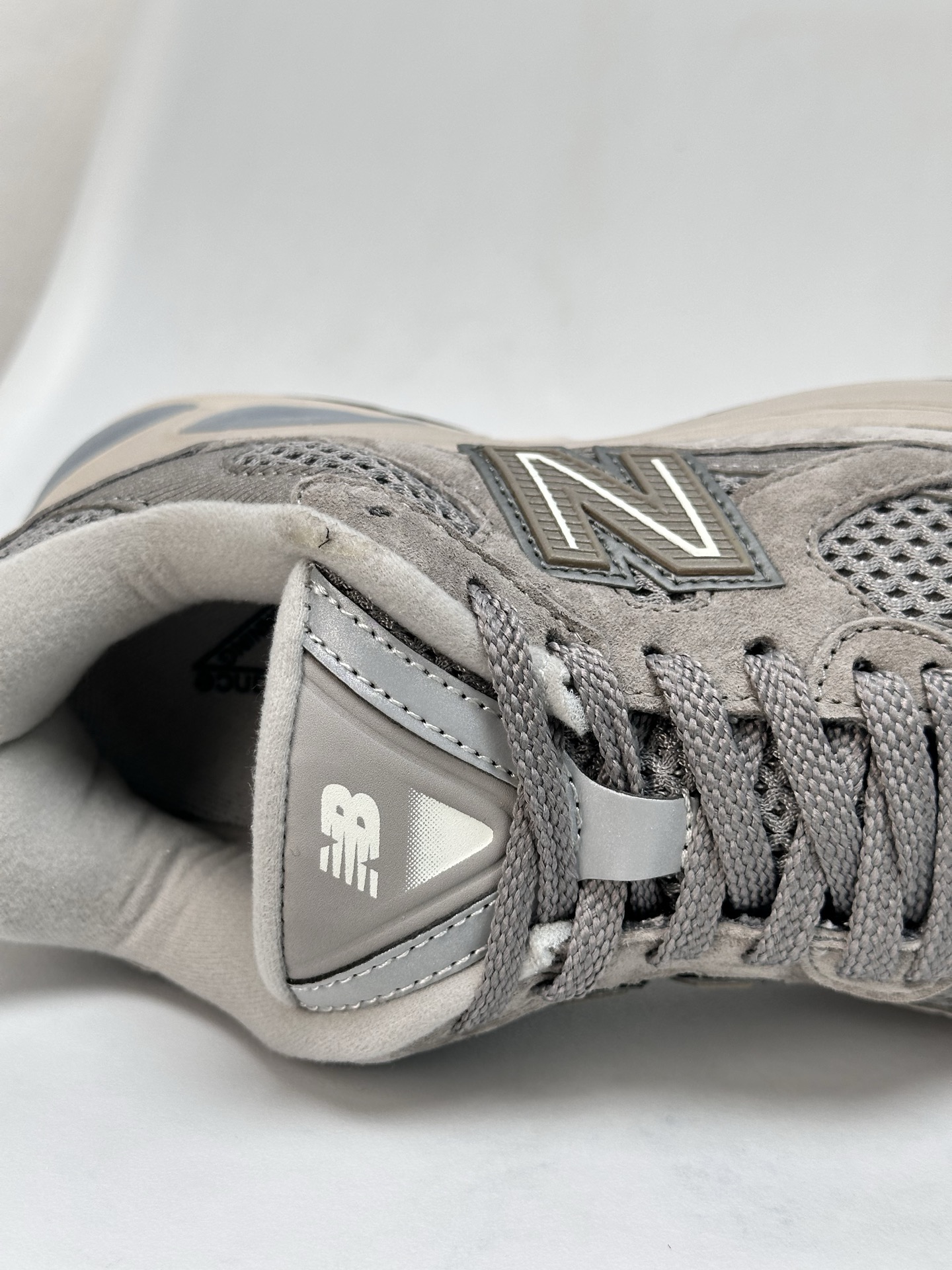 New Balance 2010 Series Retro Sneakers - Classic Style & Comfort 9 i1745943194823 1162 0 7