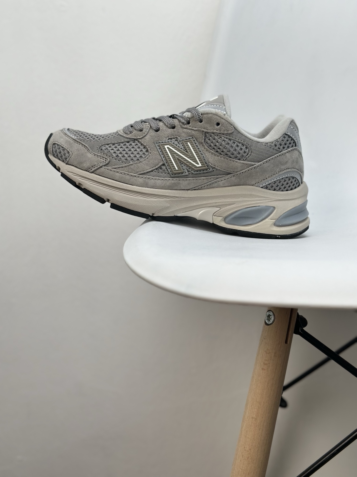 New Balance 2010 Series Retro Sneakers - Classic Style & Comfort 2 i1745943194866 2356 0 0