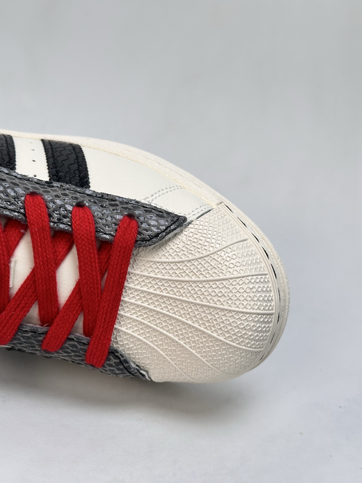 Adidas Originals Superstar x Gucci White Black Red Leather Sneakers 8 i1745943268942 5521 0 6