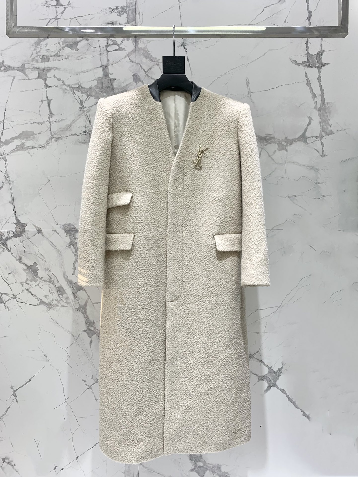 NO:952348,* Holy Family fur coat, long coat, loose version, oversize, neutral style, same style for men and women, cool casual minimalist style, perfect mechanical fabric, fashionable and high-end must-have code number SML, Balmain-clothing, balmain,versace,jackets & coats,19860909* 圣家圈毛外套 长款外套 宽松版型 oversize 中性风格 男女同款系列 酷飒休闲极简风格 搞定机理感面料 时尚高级必入 码数SML,巴尔曼-服装,balmain,versace,jackets & coats,,Women's clothing