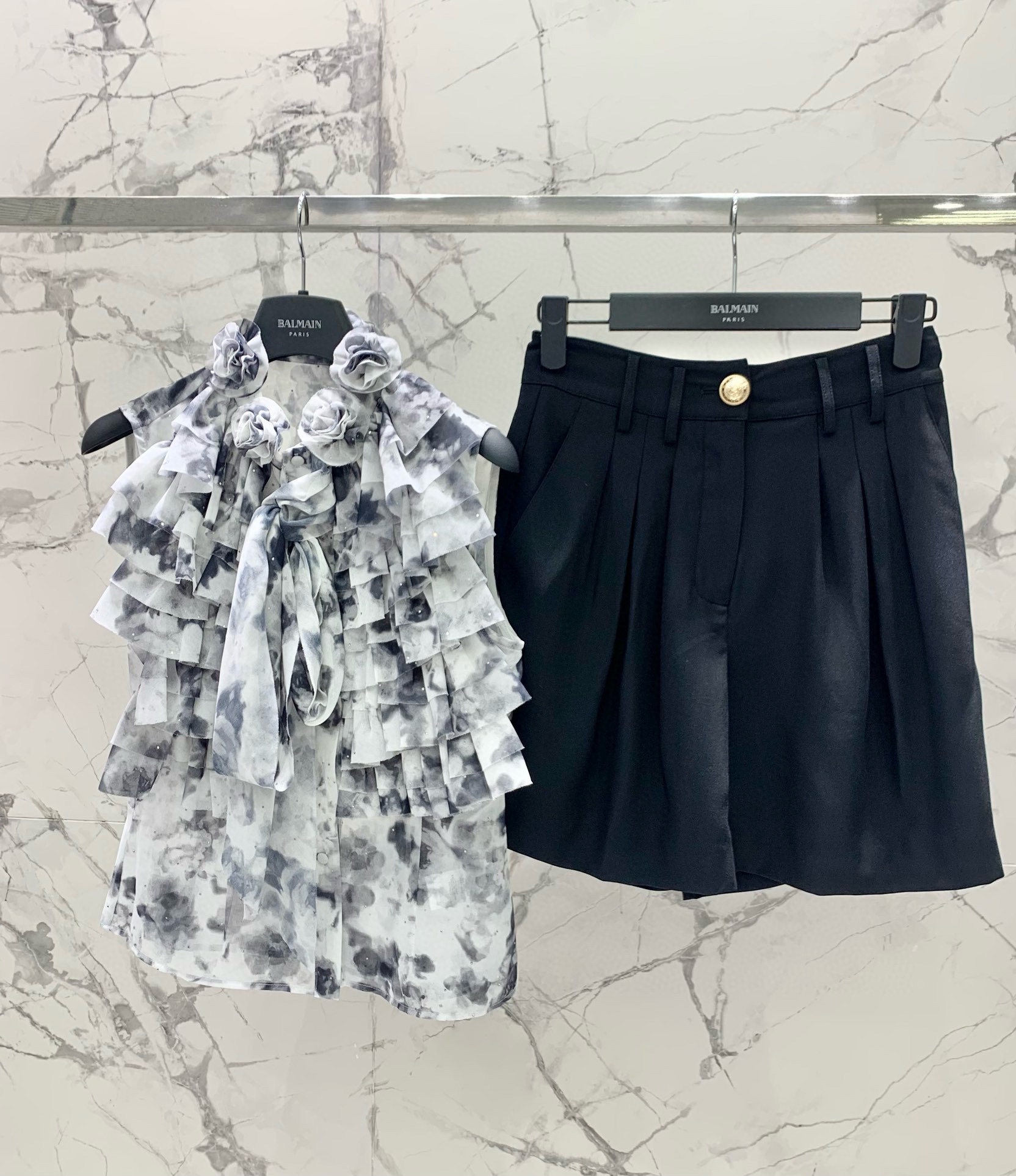 Balmai Balzai Dyes Palace Flowers with Shorts: First-Rate Female Suit. - 图片 8